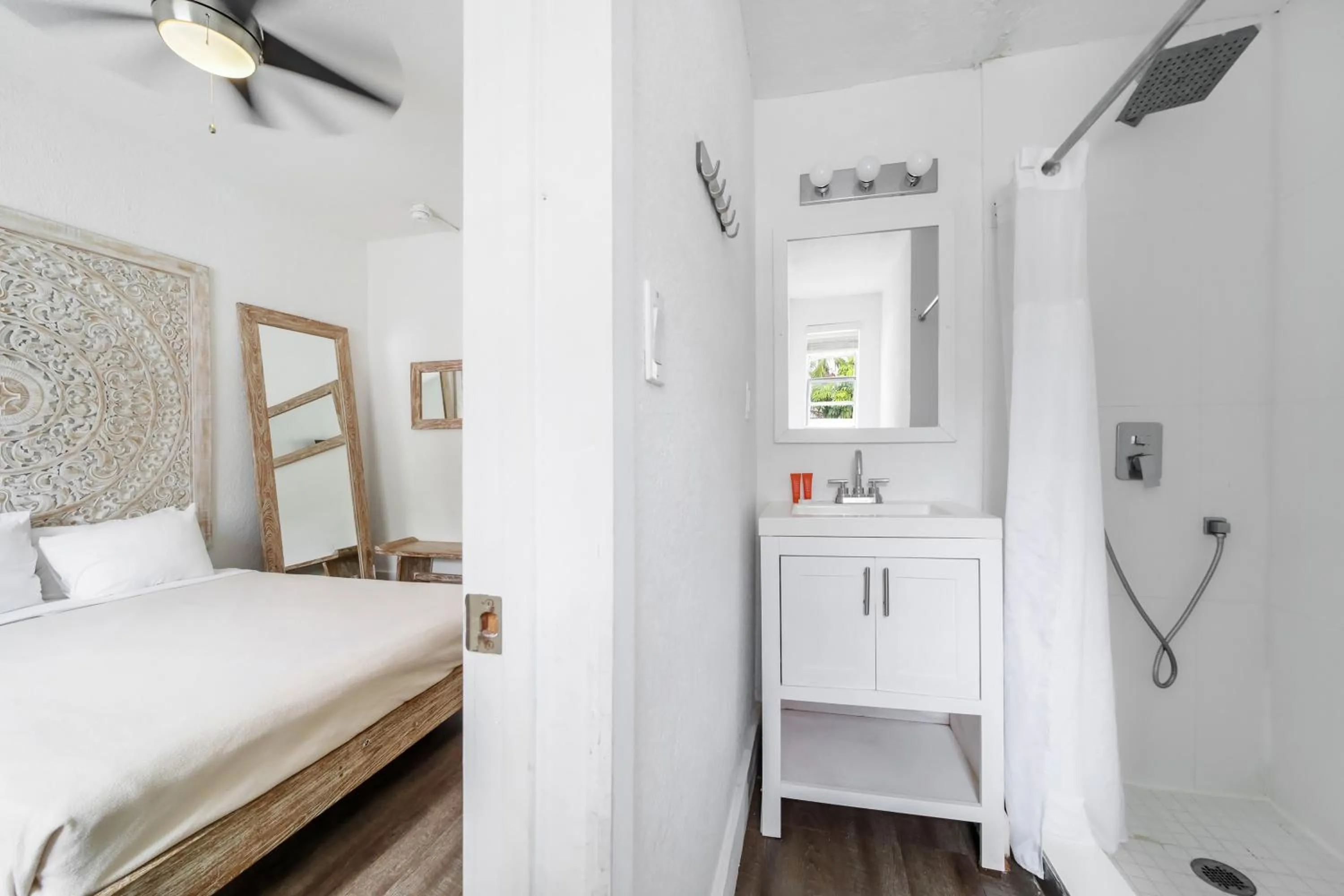 Bed in Treehouse Studio Hotel