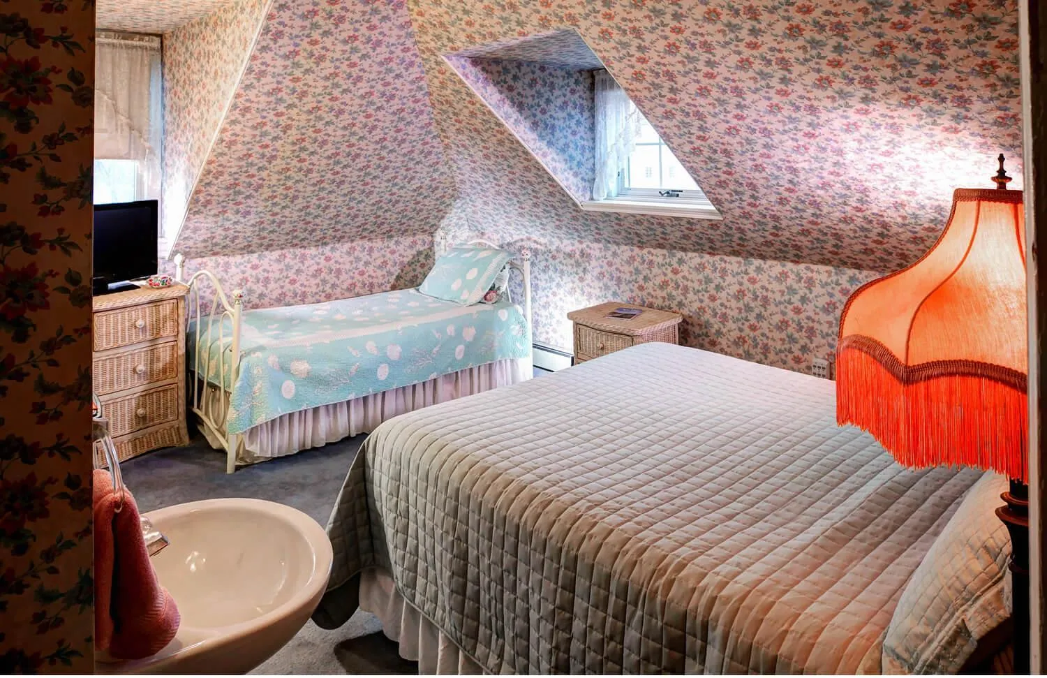 Bed in Luther Ogden Inn