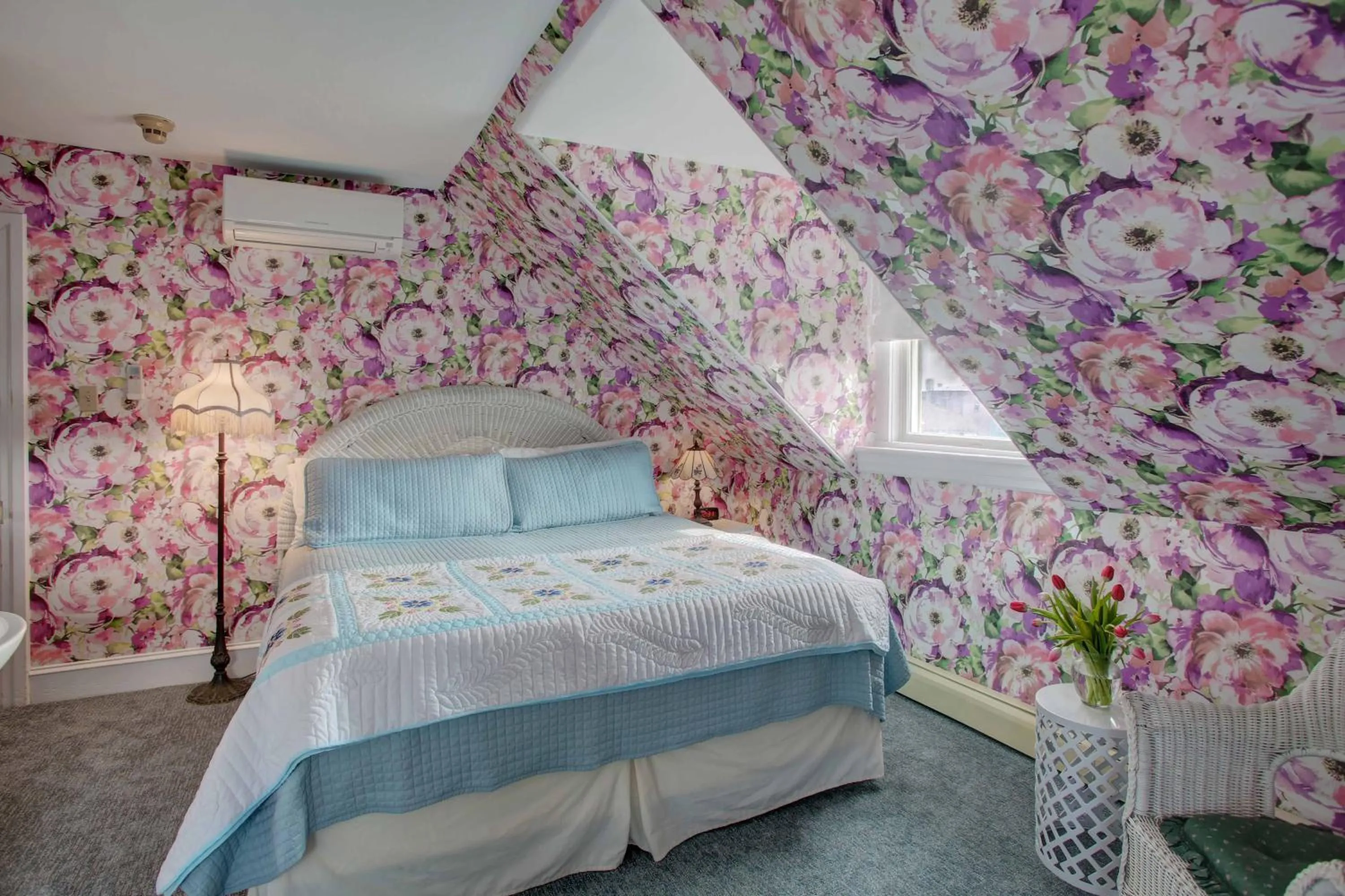 Photo of the whole room, Bed in Luther Ogden Inn