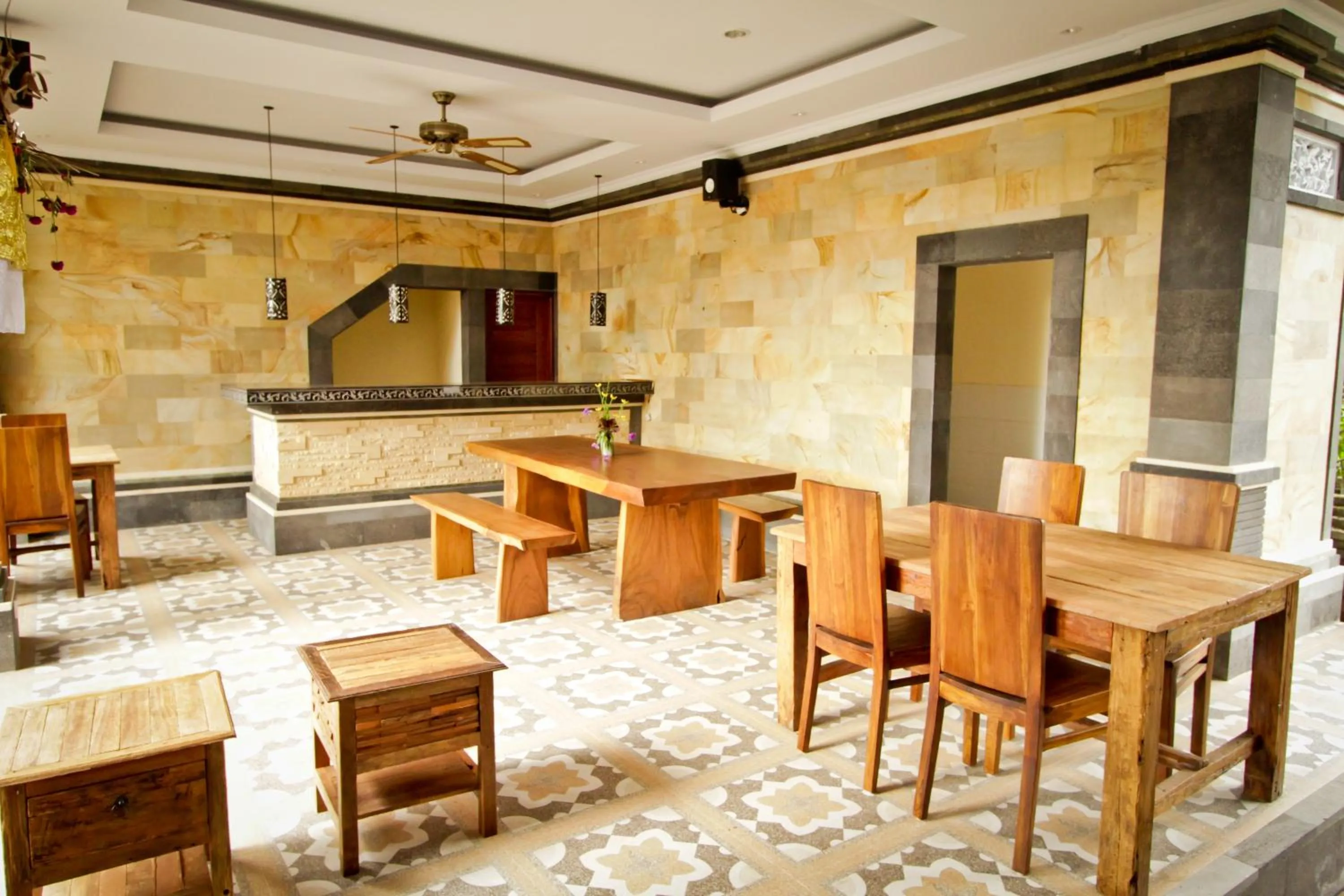 Restaurant/places to eat in Awan Bali House