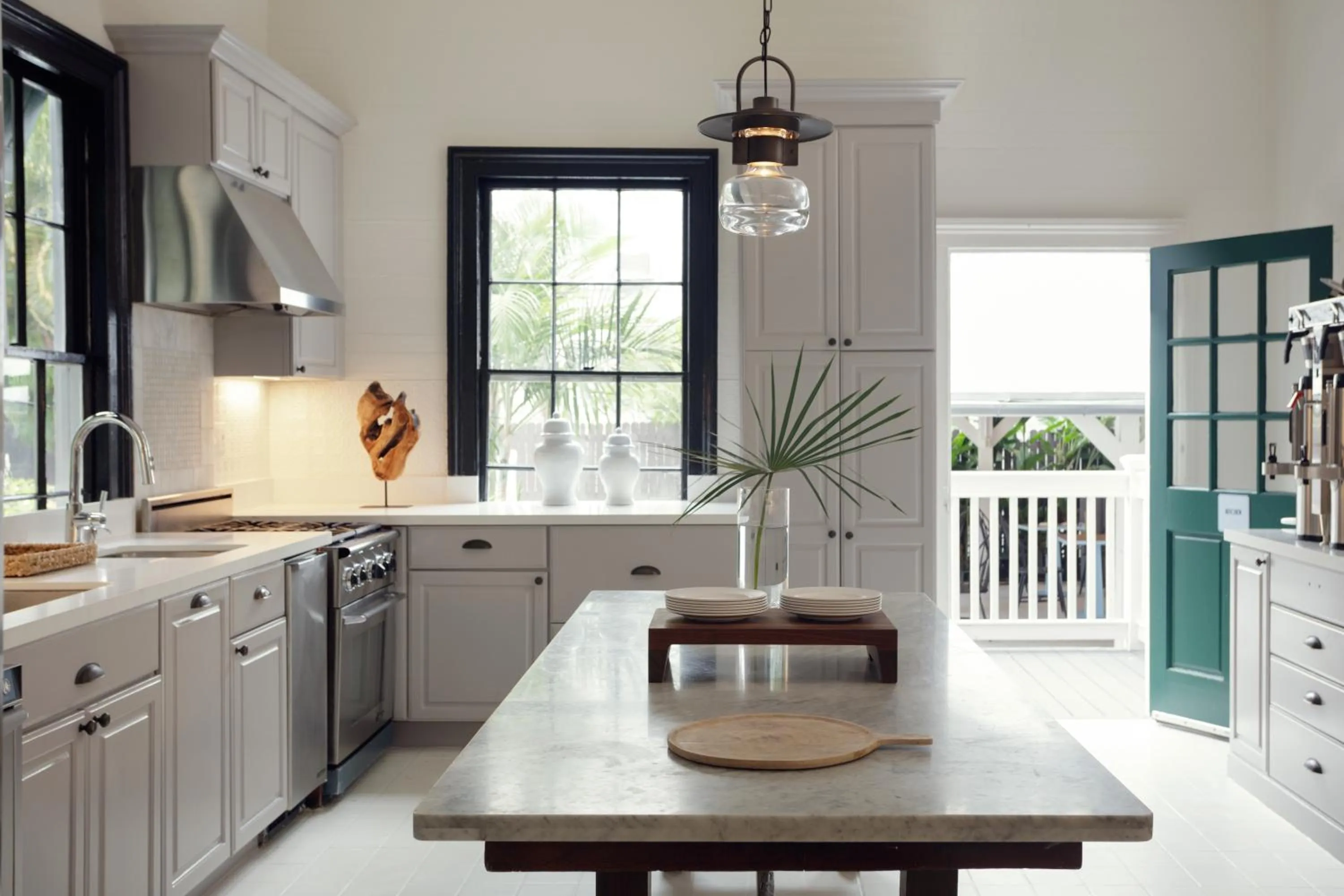 kitchen in Ridley House - Key West Historic Inns