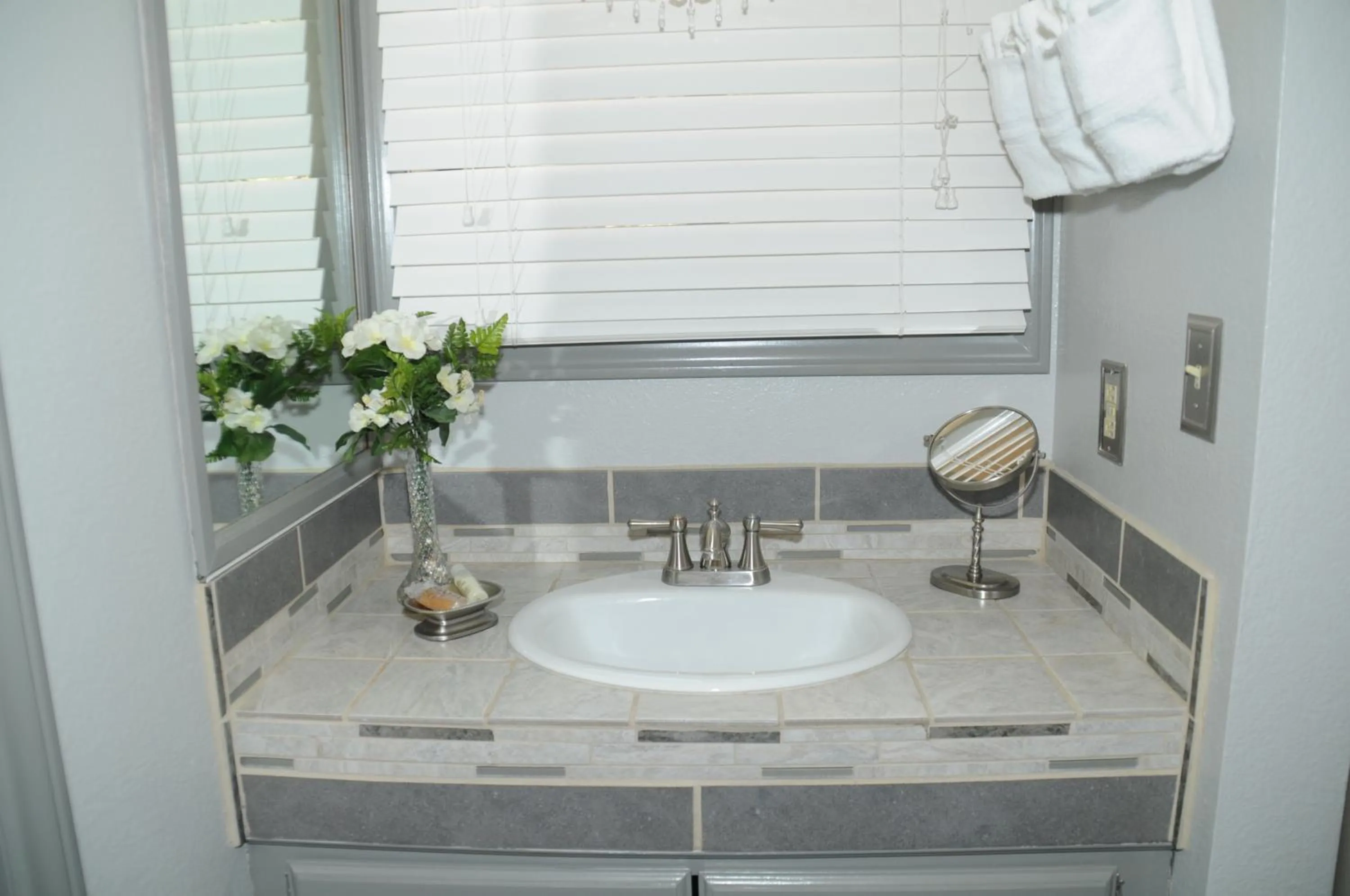 Decorative detail in The North Shore Inn