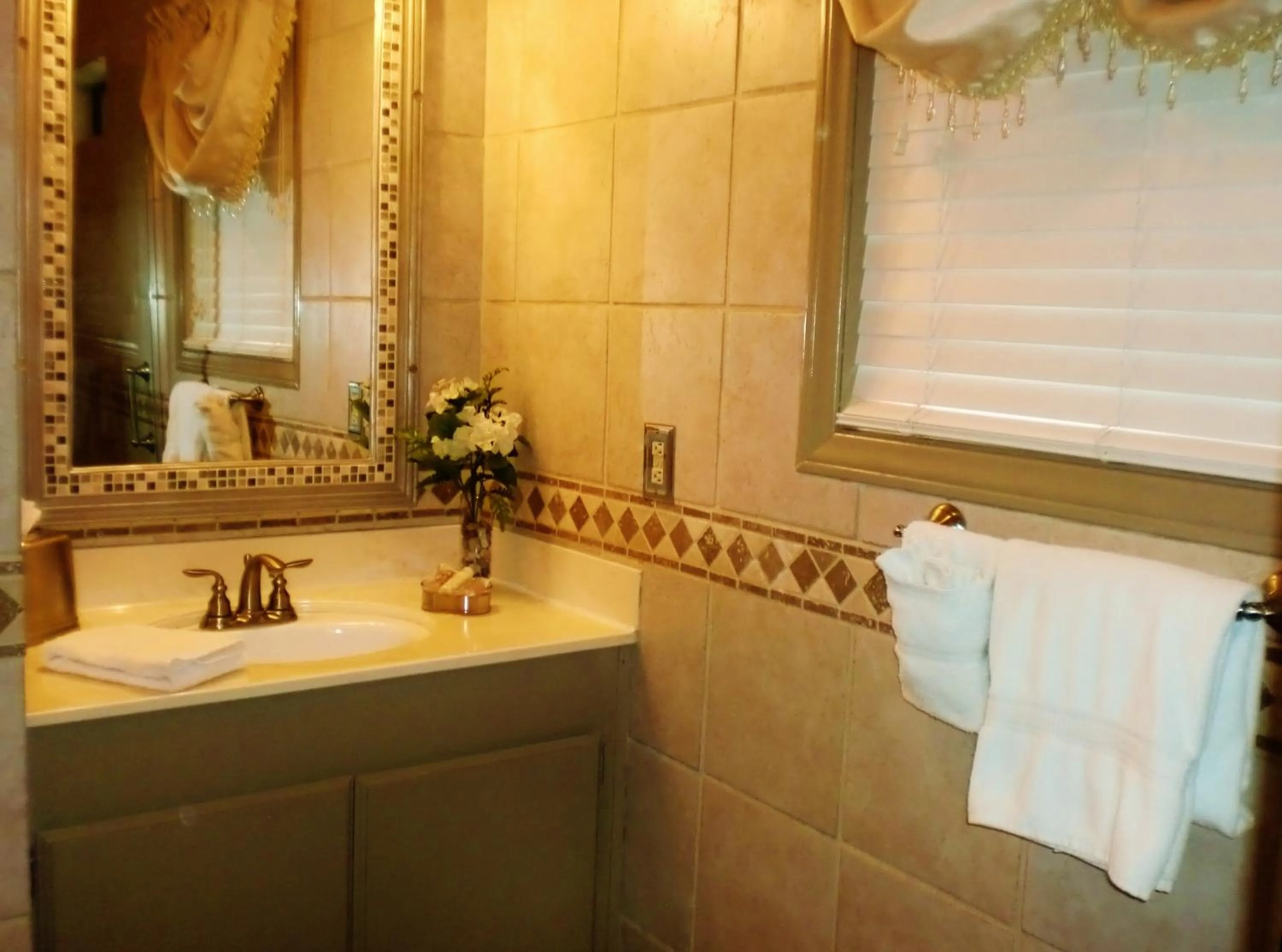 Bathroom in The North Shore Inn