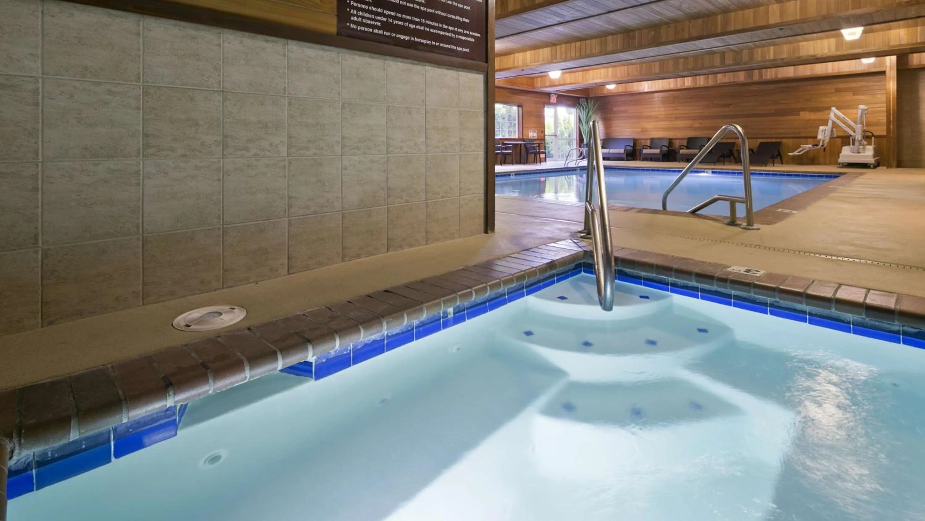 Pool view in Best Western University Inn and Suites