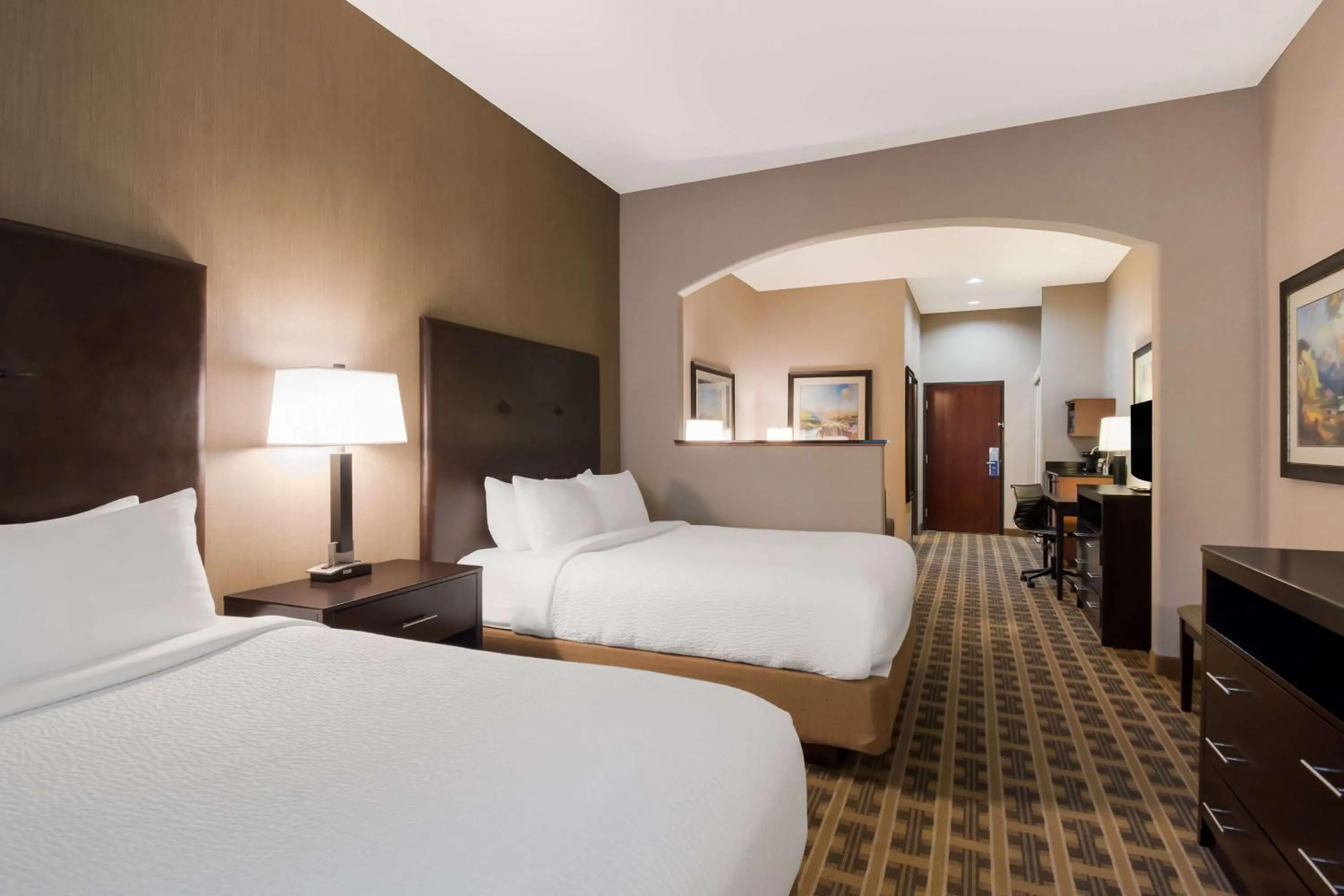 Bedroom, Bed in Best Western University Inn and Suites