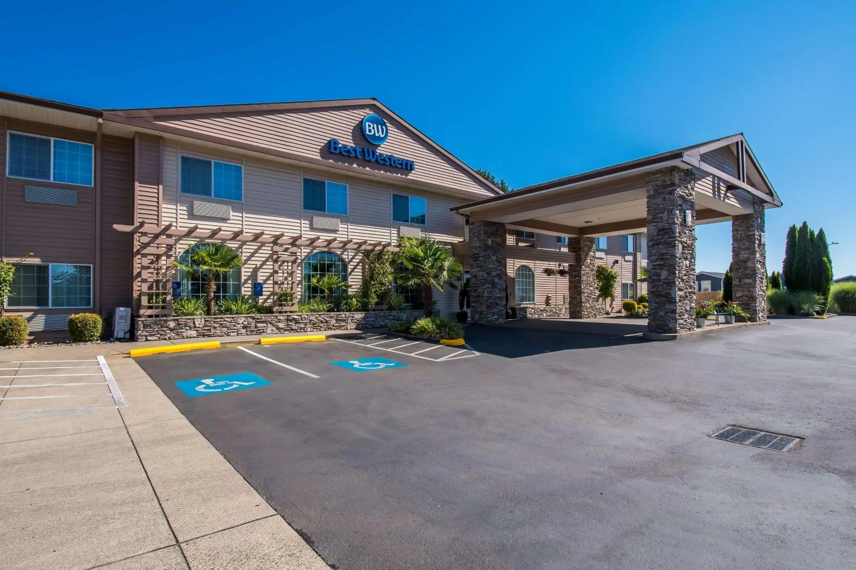 Property building in Best Western University Inn and Suites