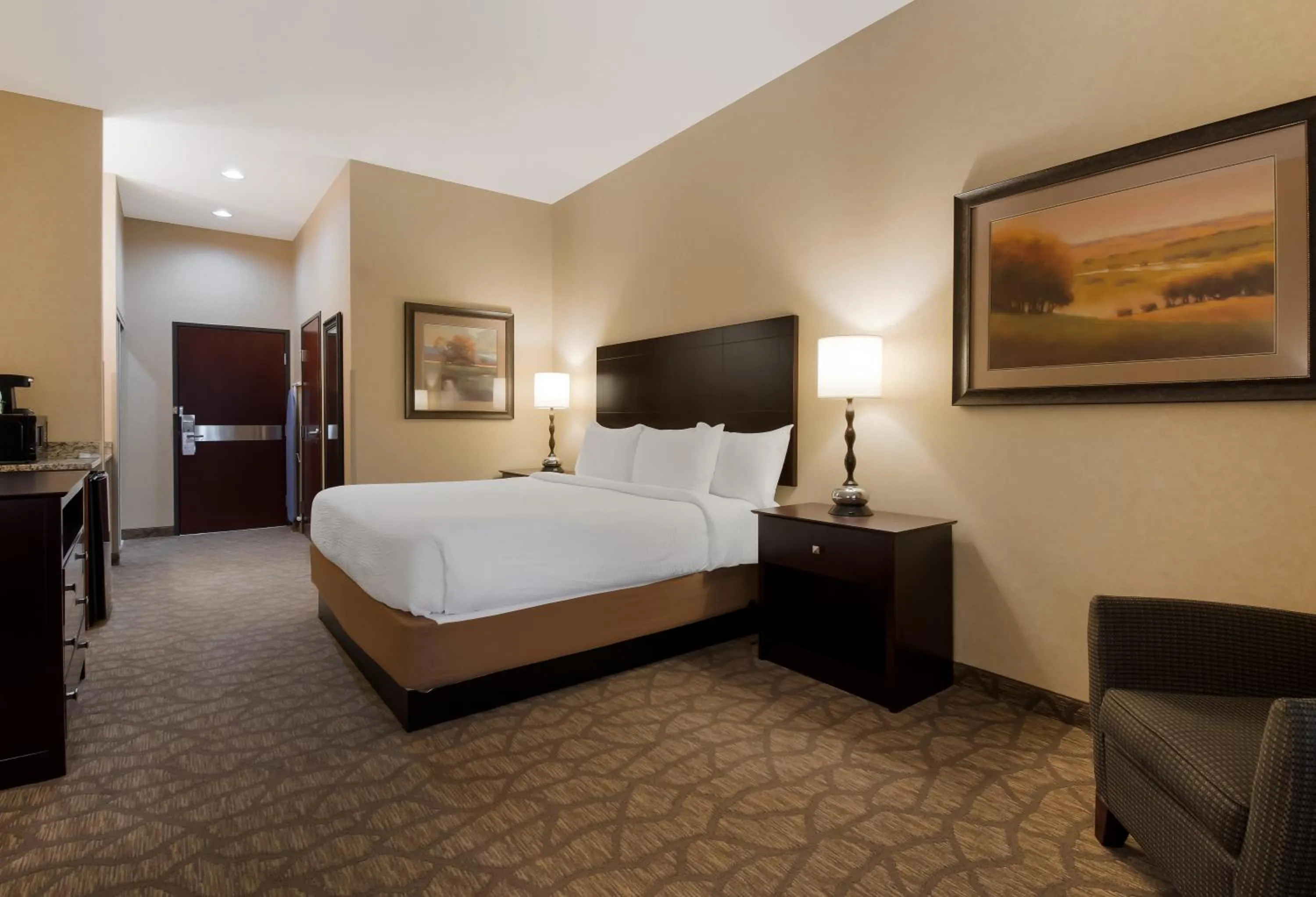 acessibility, Bed in Best Western University Inn and Suites