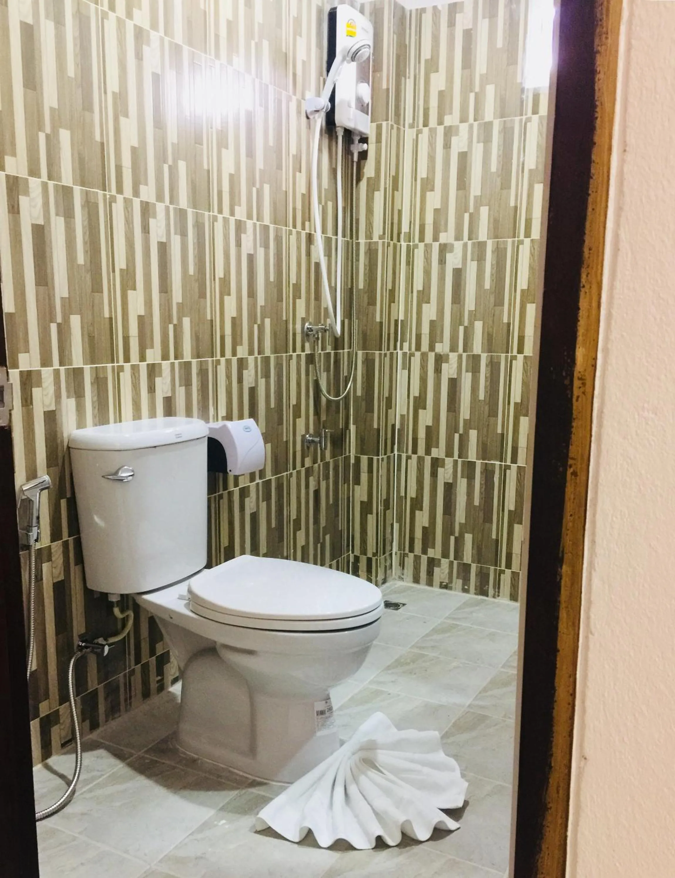 Toilet in DE ROSE Hotel Chiang Mai