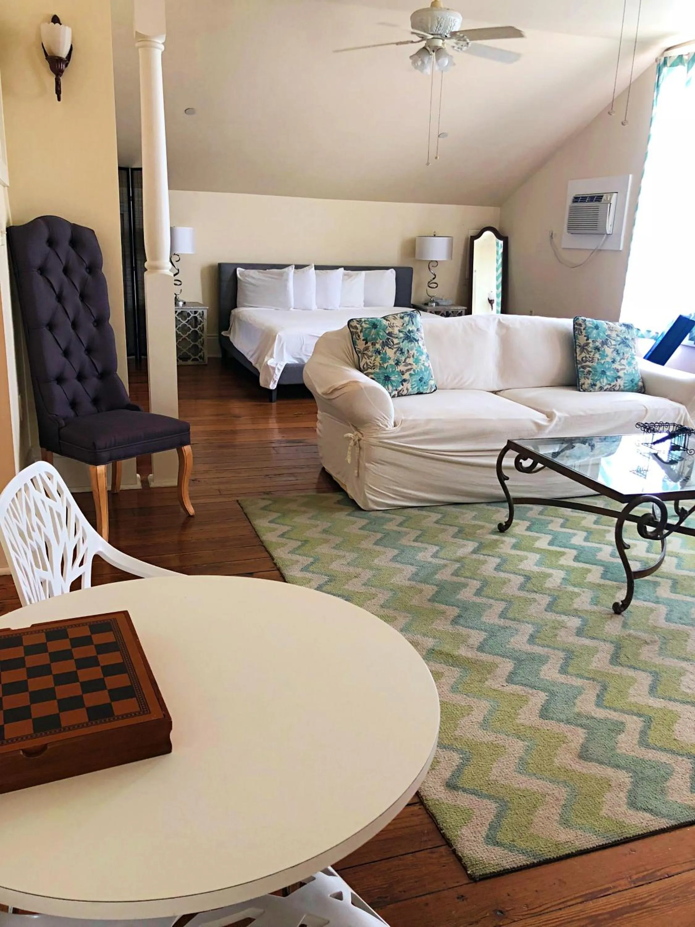 Creole Gardens Guesthouse and Inn