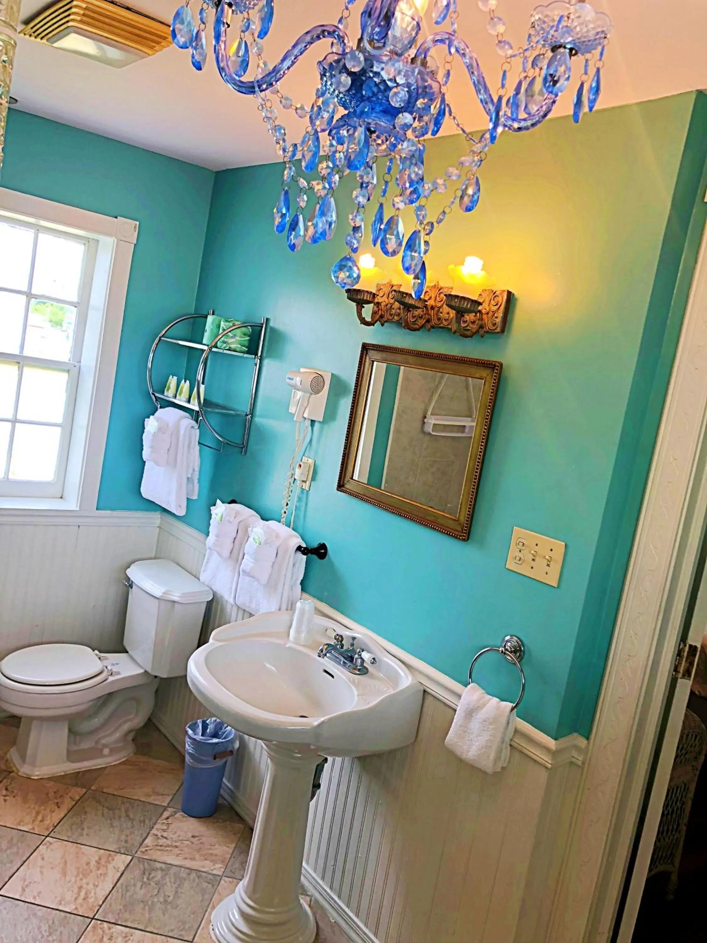 Creole Gardens Guesthouse and Inn