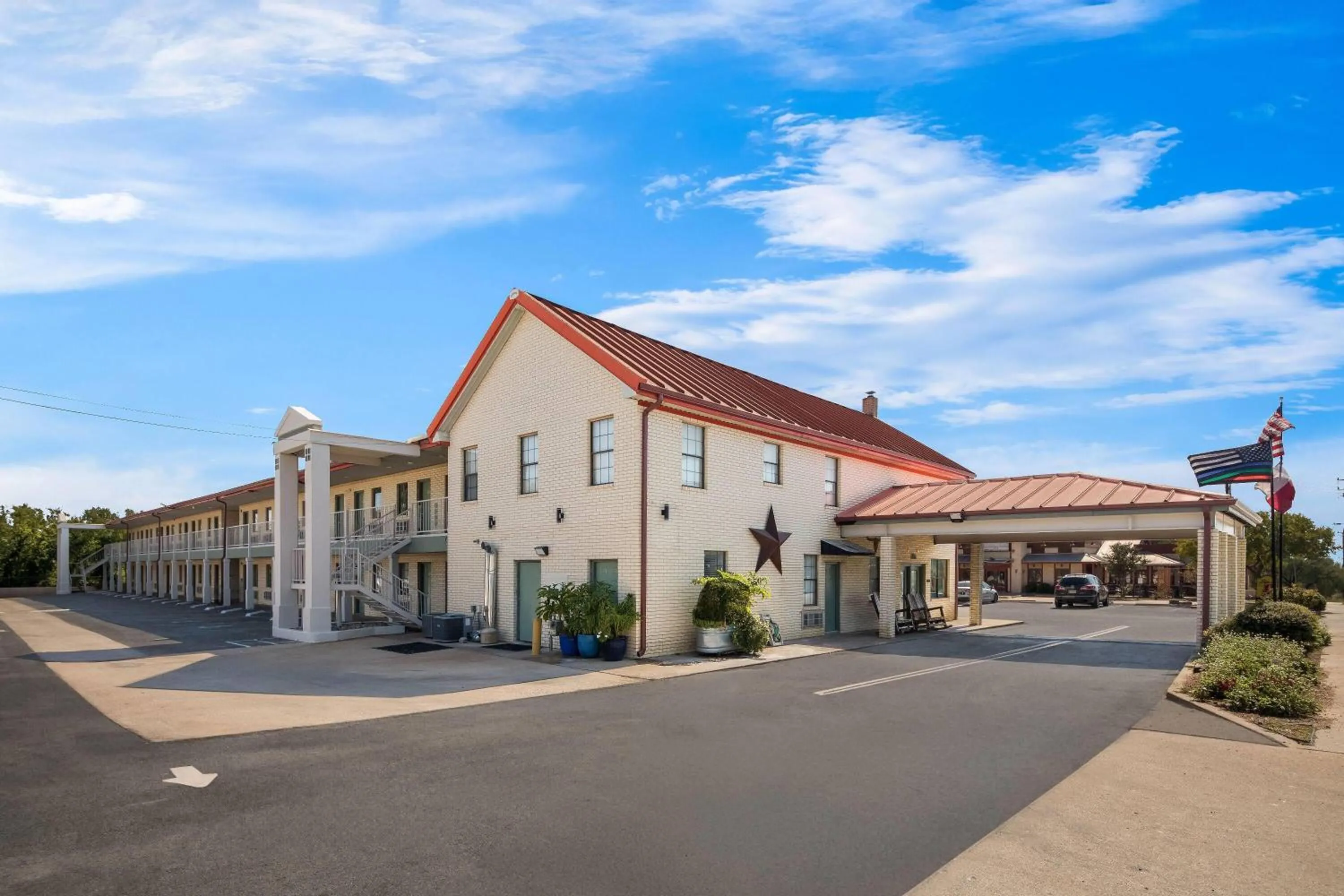 Property building in Super 8 by Wyndham Fredericksburg