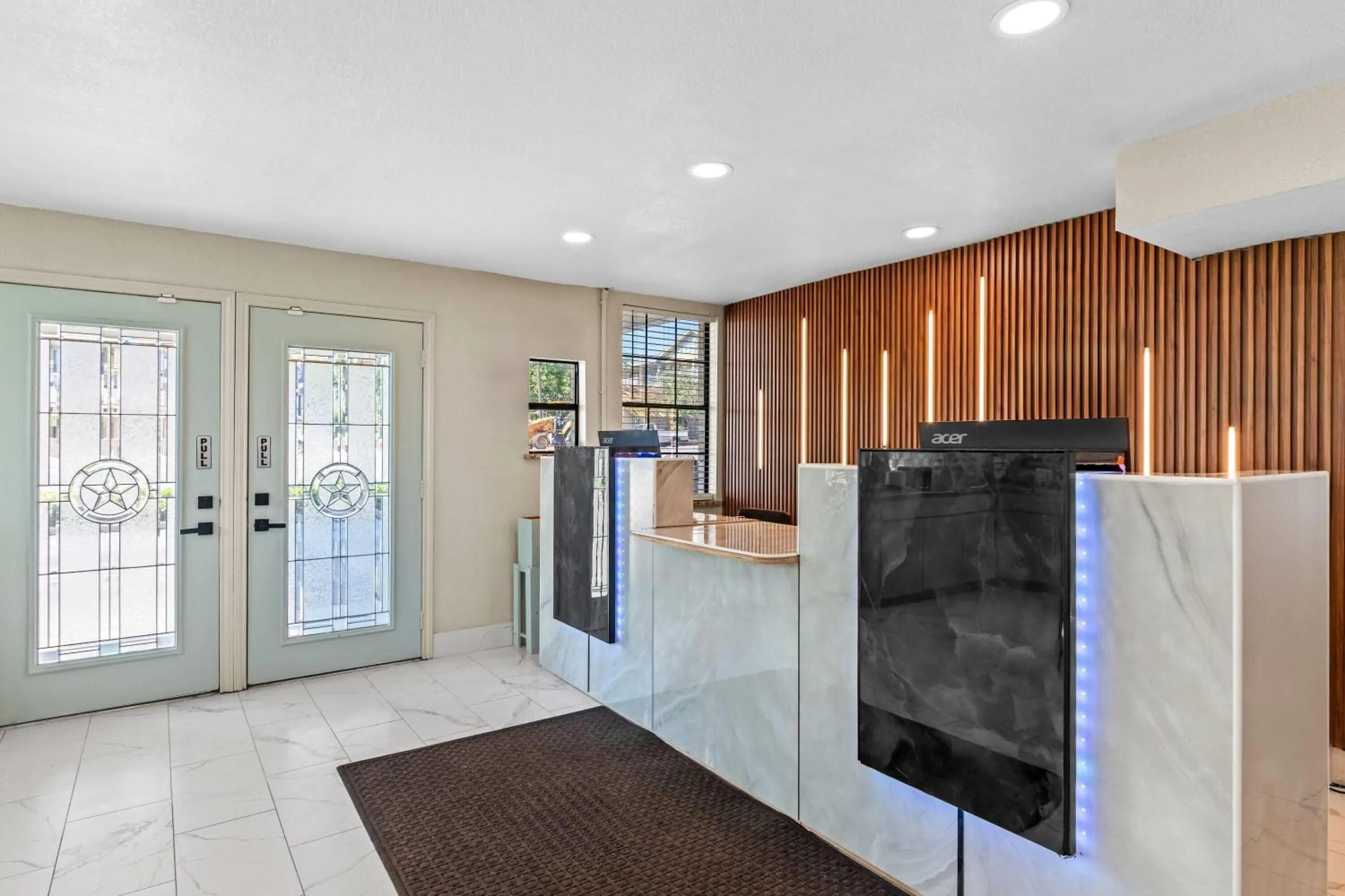 Lobby or reception in Super 8 by Wyndham Fredericksburg