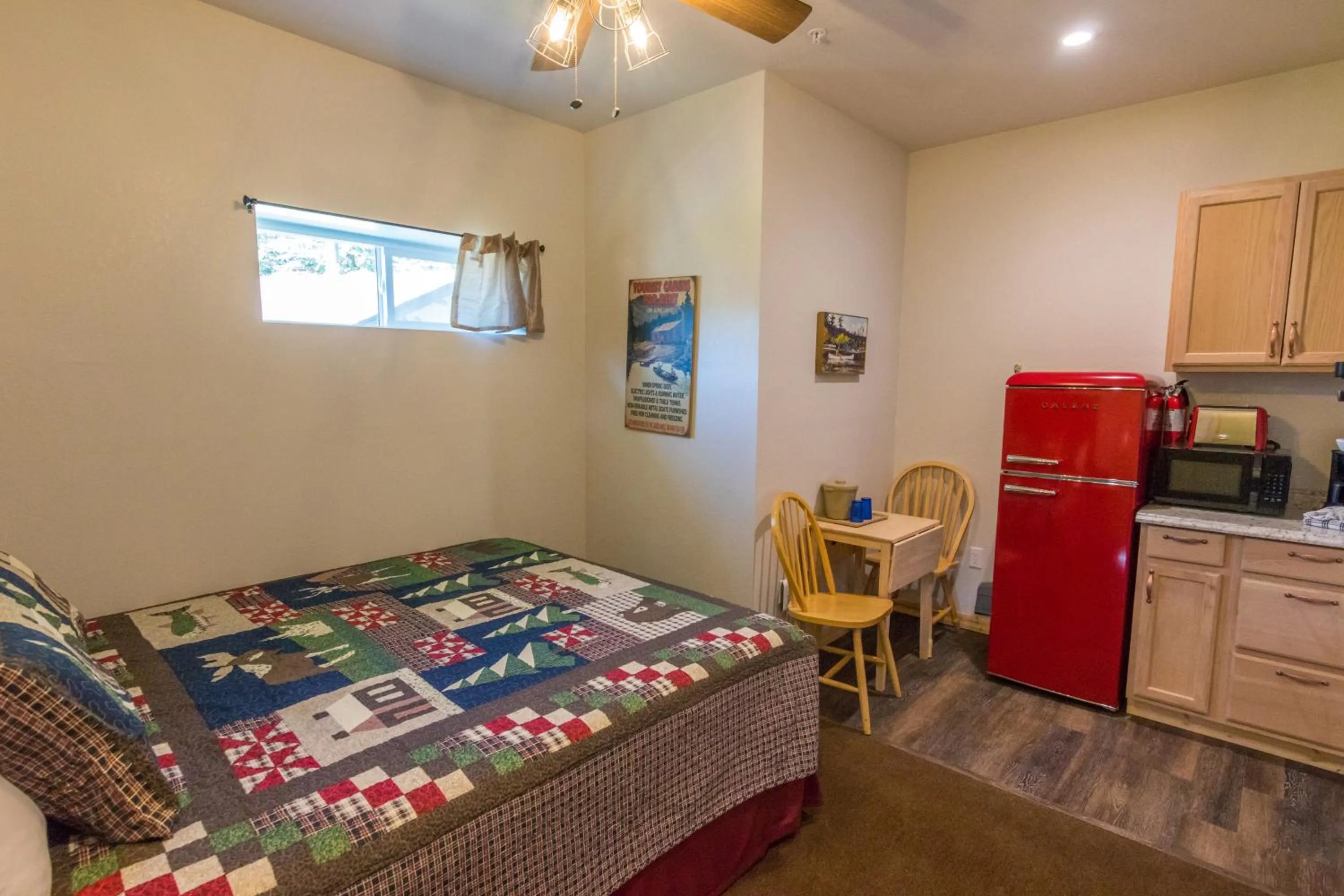 Bed in June Lake Motel