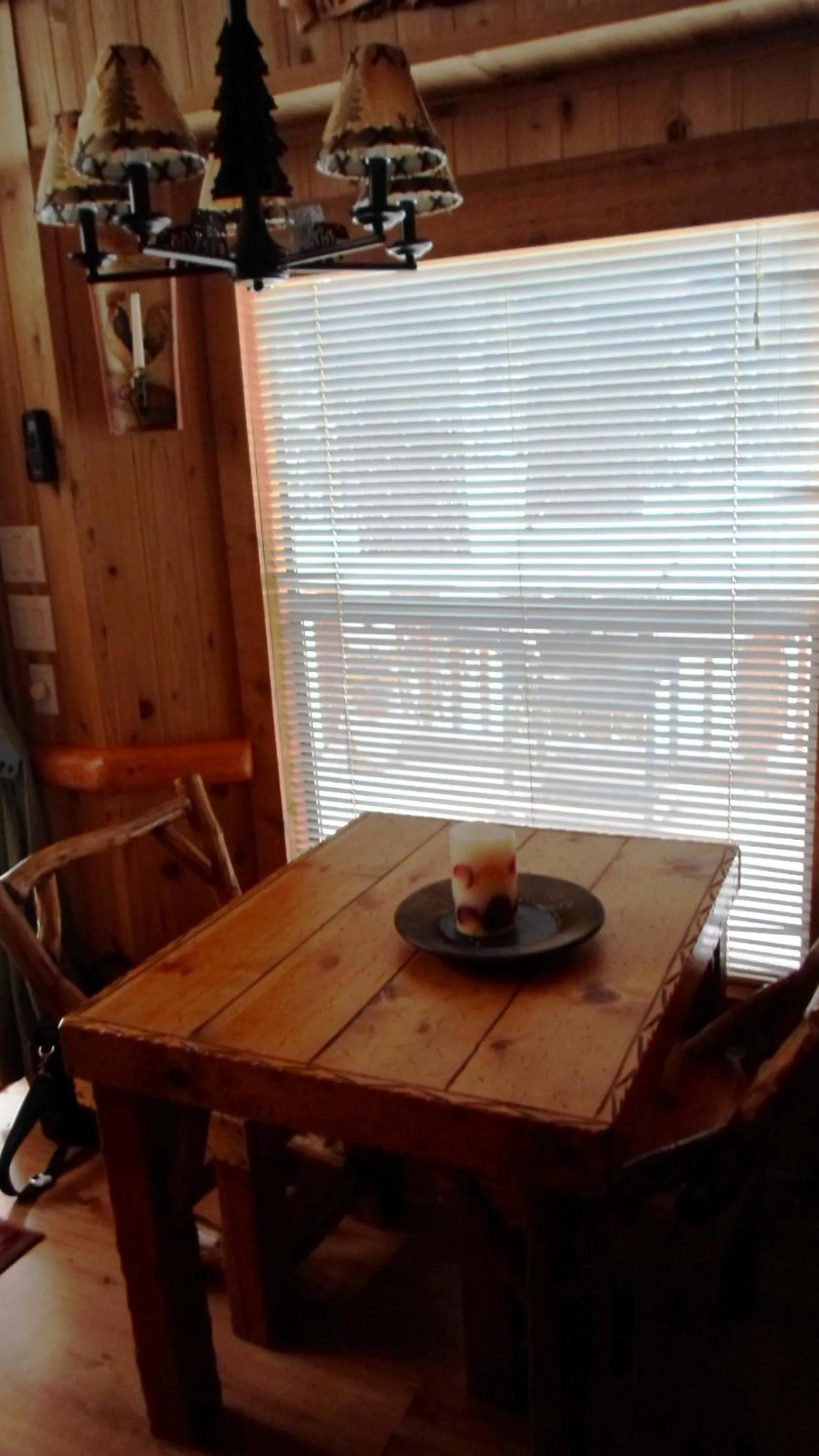 Dining area in Cedar Pines Resort