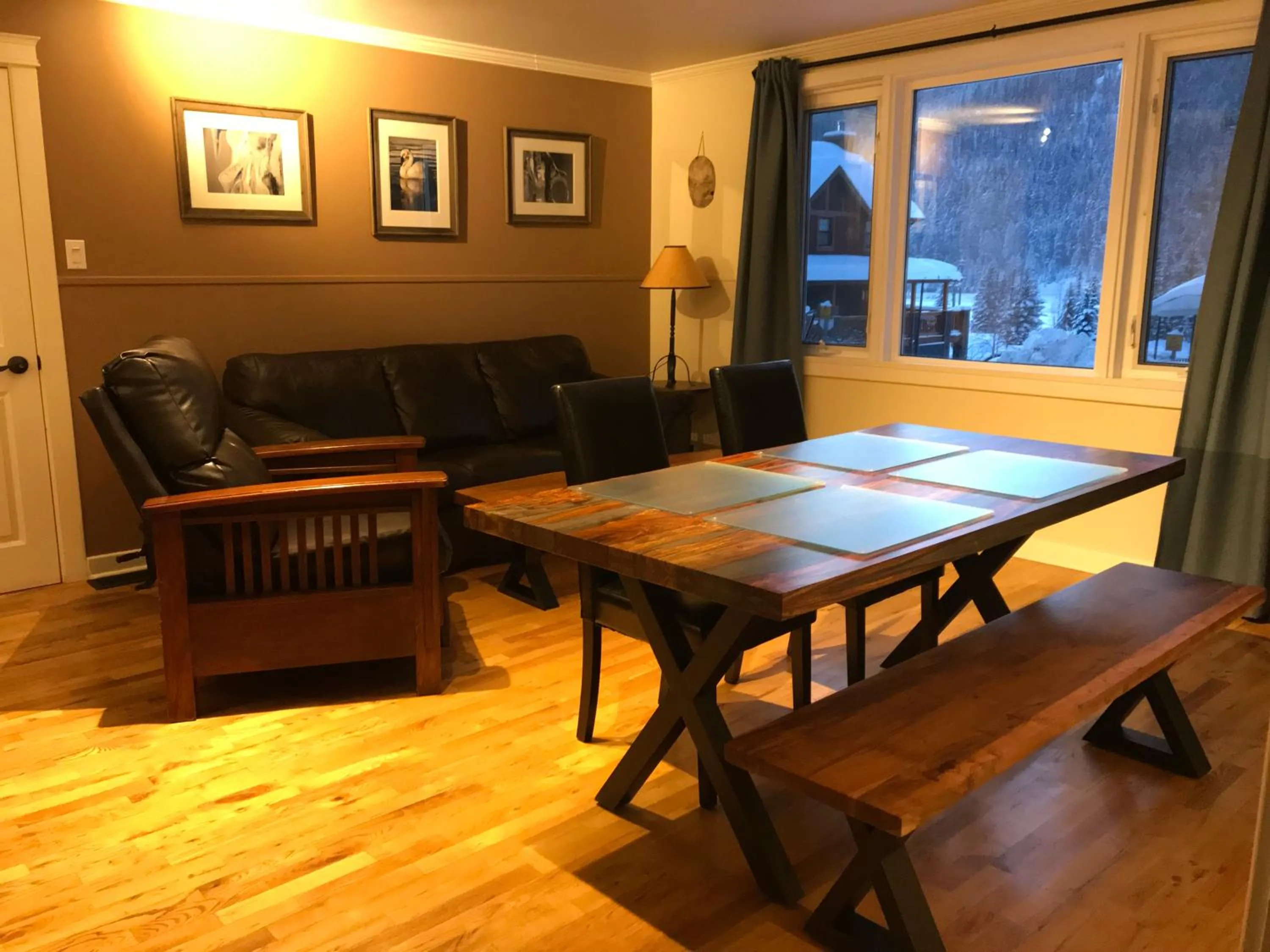 Canadian Rockies Inn - Adults only