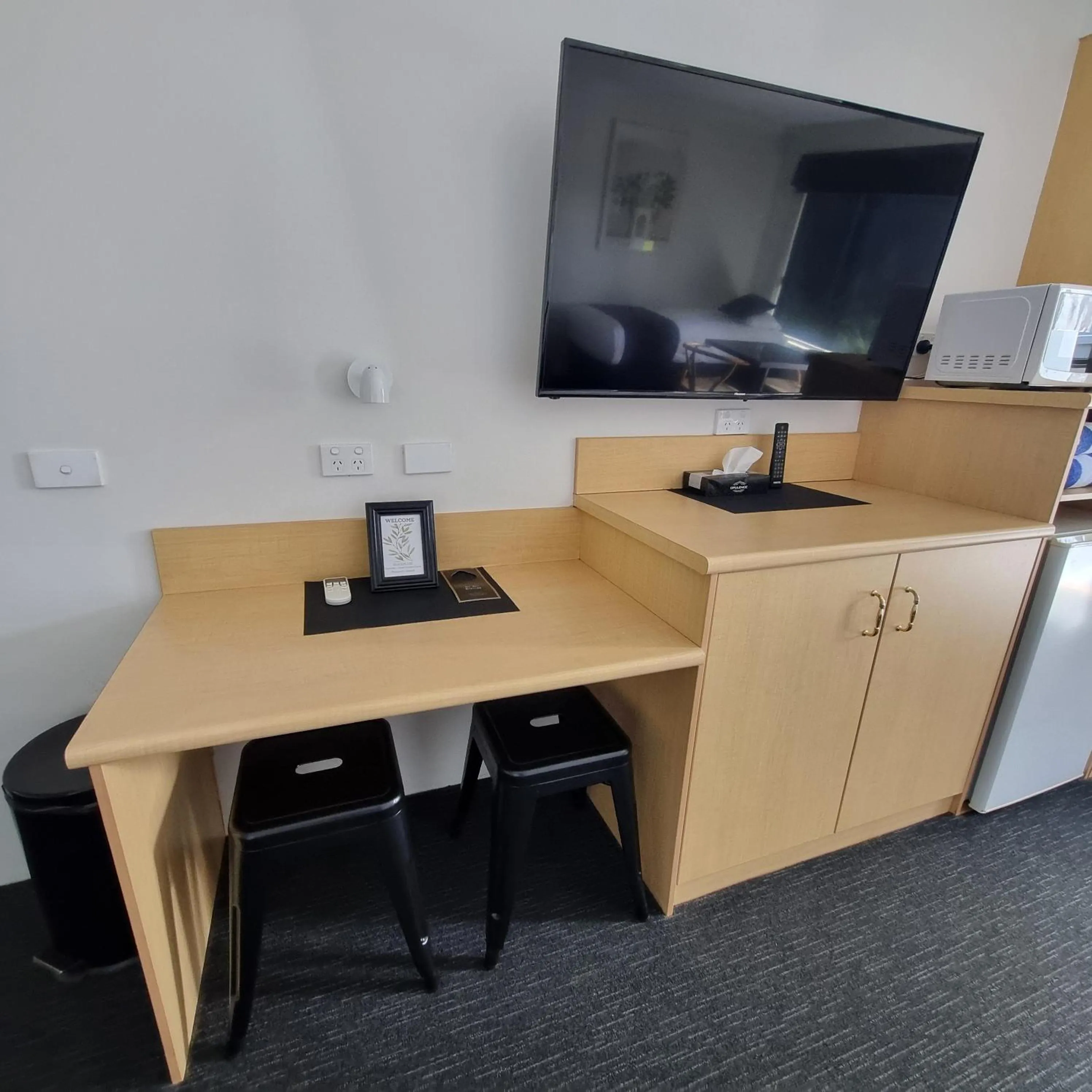 Communal lounge/ TV room in Hotel Forster