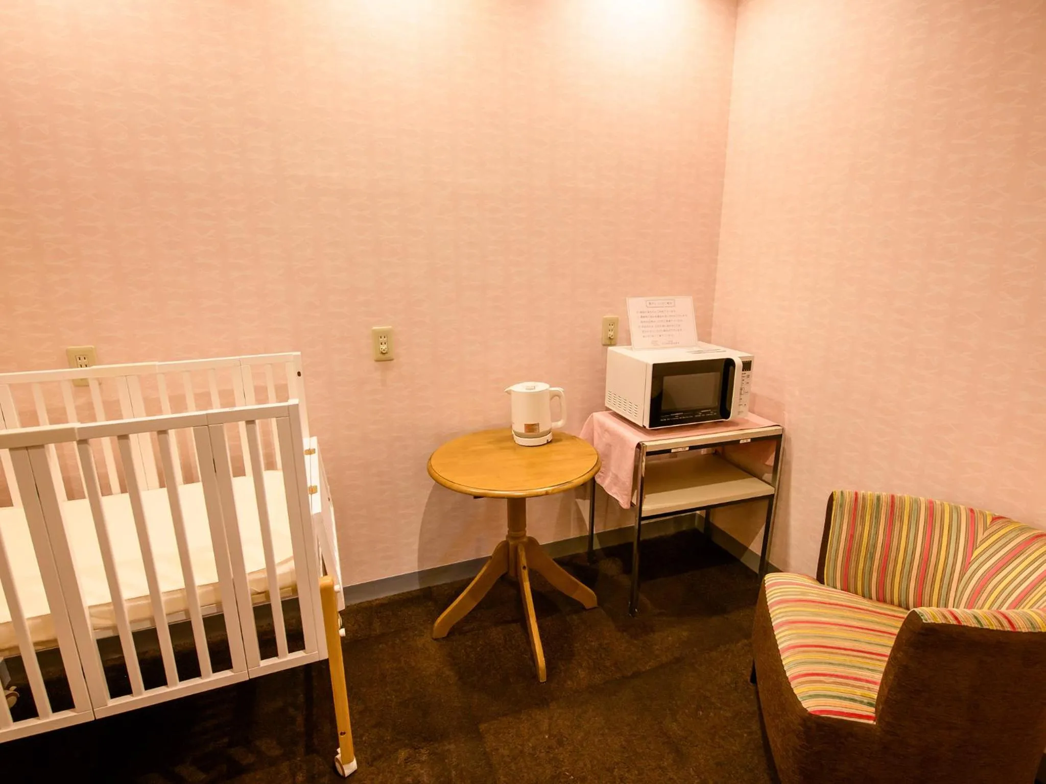 cot, Seating Area in Kashihara Royal Hotel