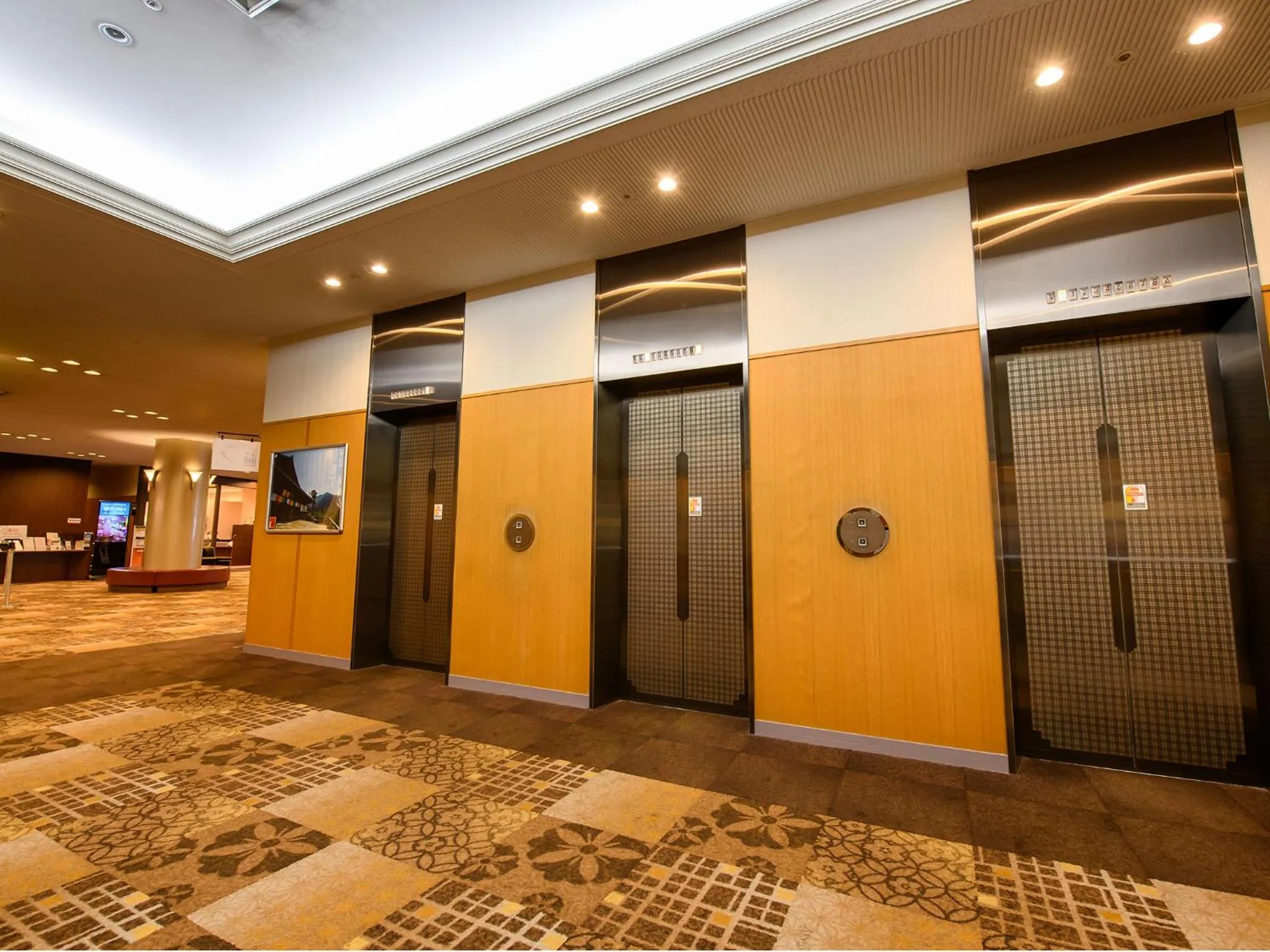 elevator in Kashihara Royal Hotel