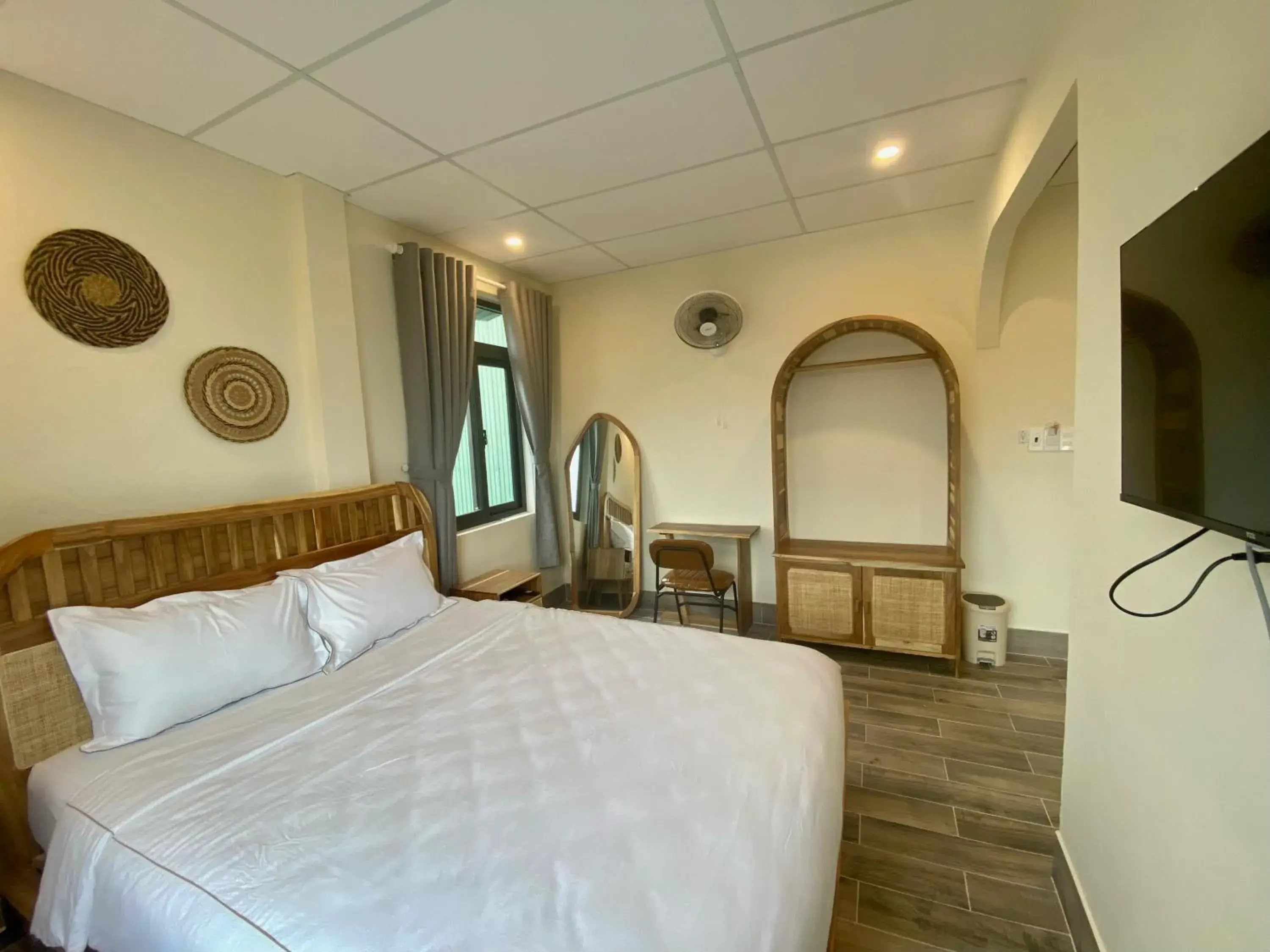 Deluxe Double Room with Shower in Hue Sweethouse 2 Homestay Deluxe Double Room with Shower in Hue Sweethouse 2 Homestay
