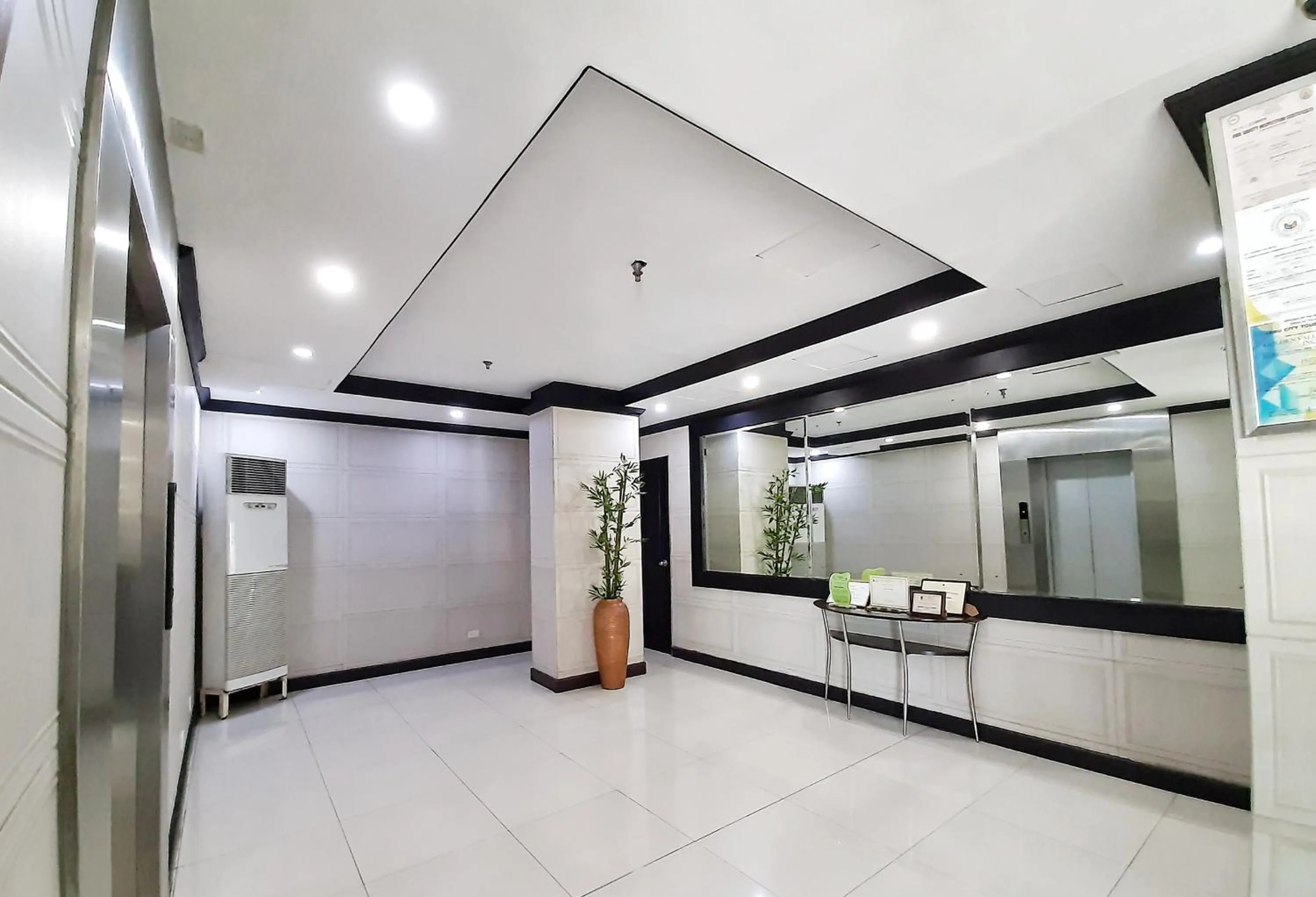 Area and facilities in Golden Valley Hotel