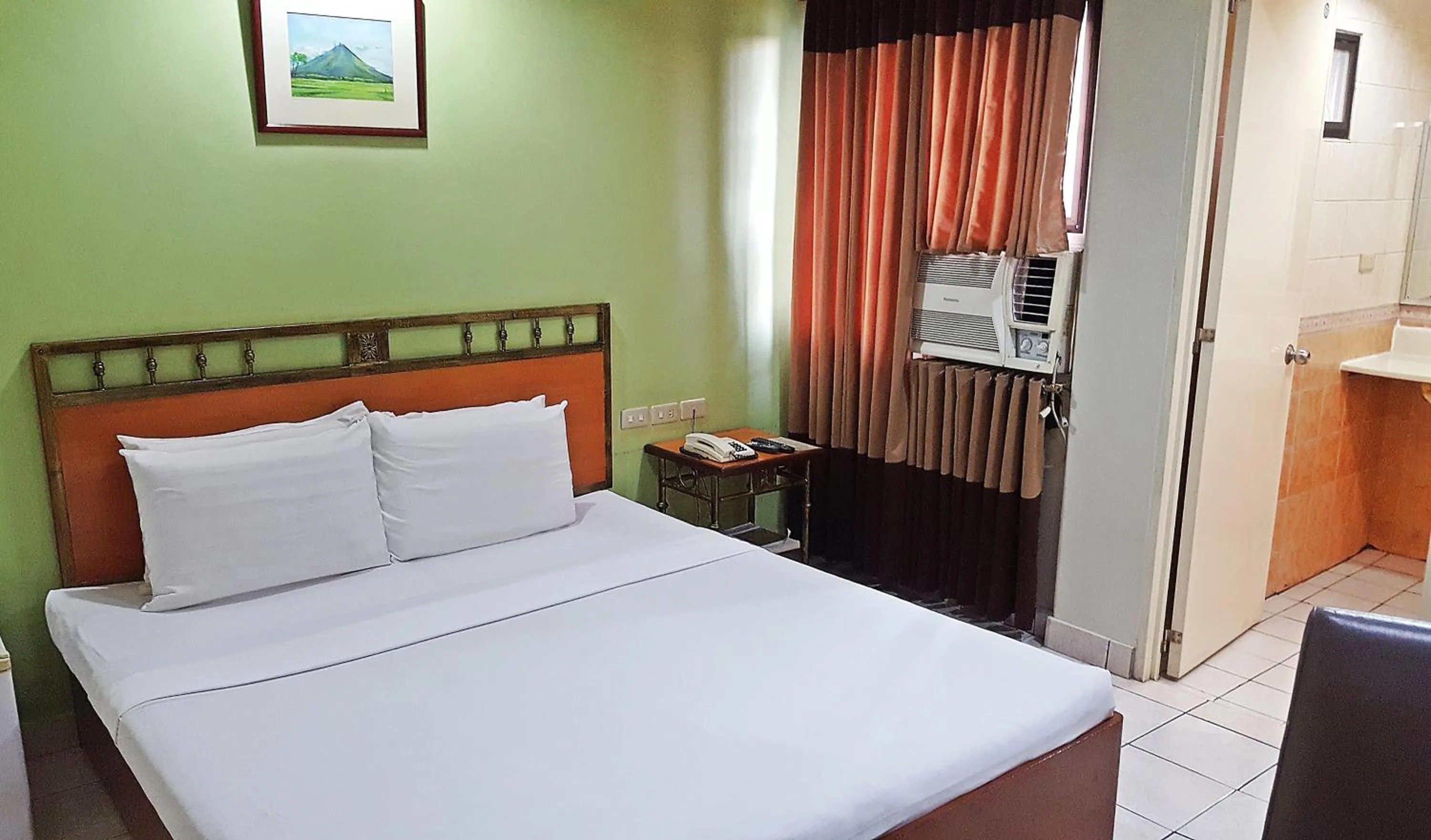 Bed in Golden Valley Hotel