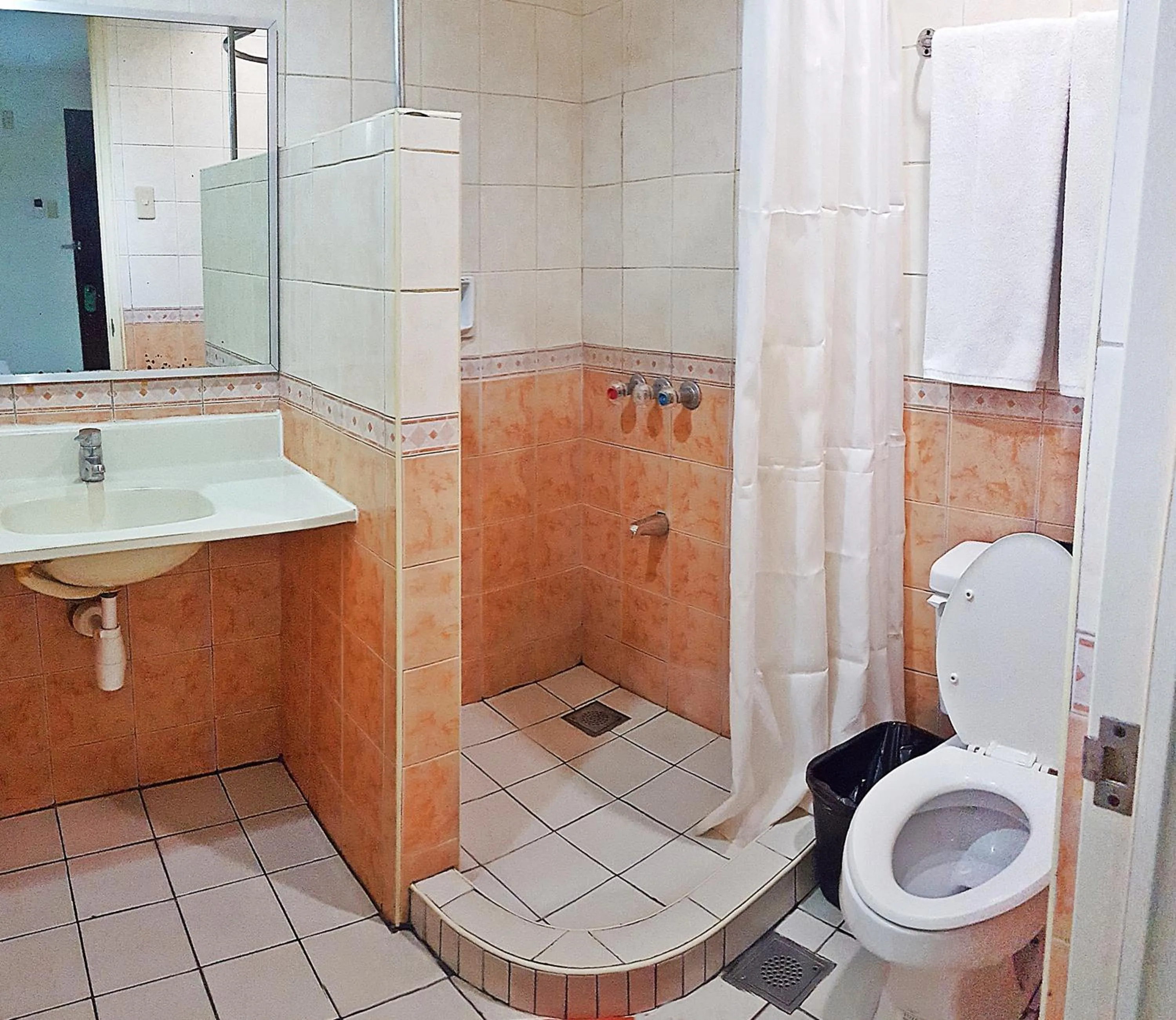 Shower in Golden Valley Hotel