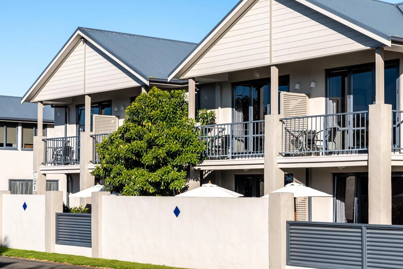 Property building in Nautilus Lodge Motel