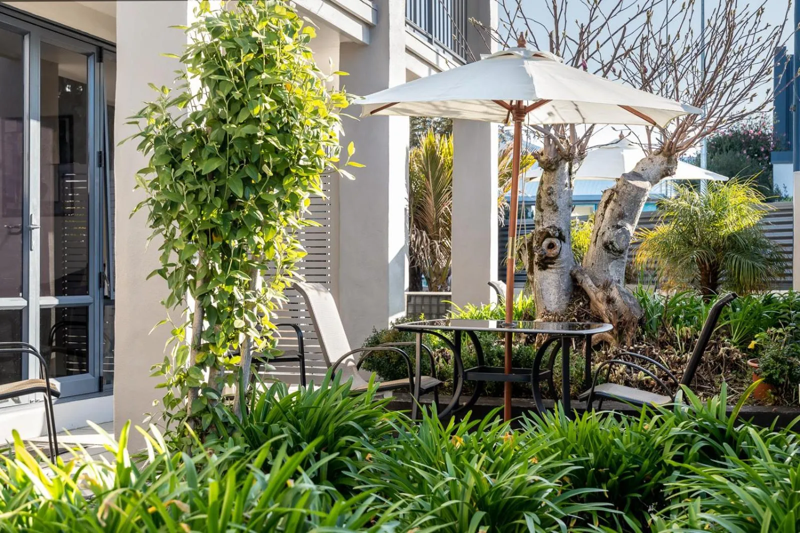 Patio in Nautilus Lodge Motel