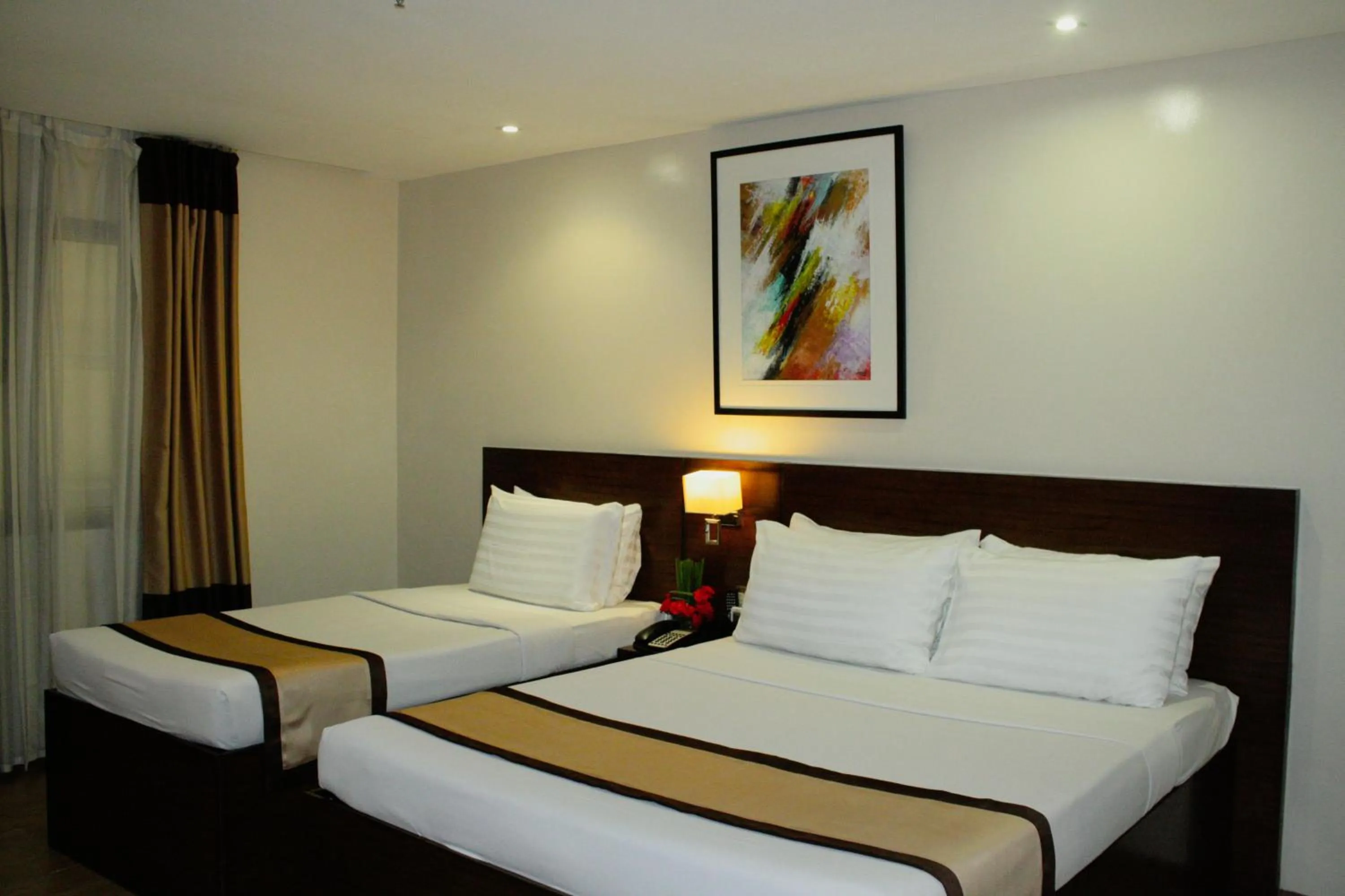 Bedroom, Bed in Golden Prince Hotel & Suites