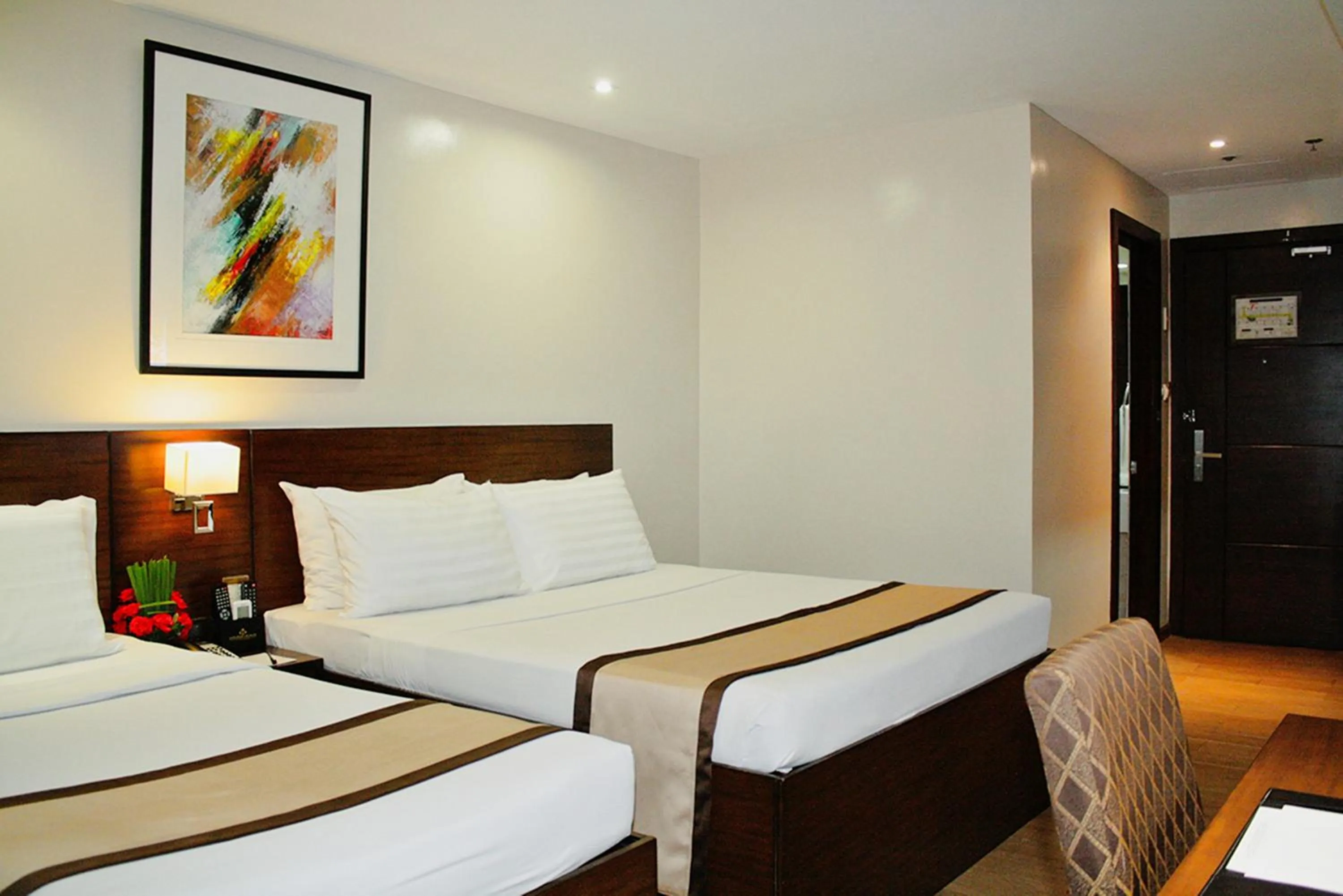 Bedroom, Bed in Golden Prince Hotel & Suites