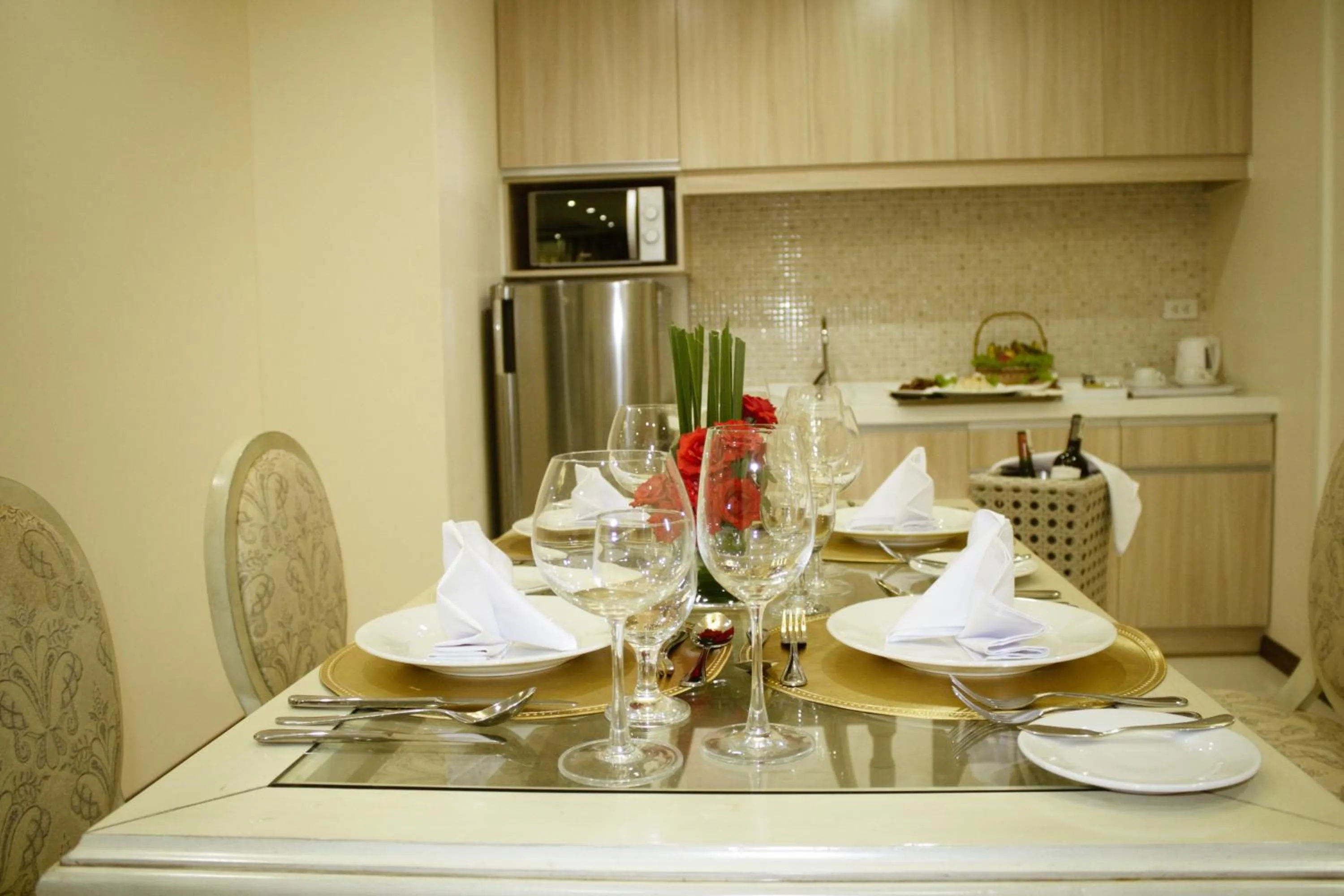 Dining area in Golden Prince Hotel & Suites