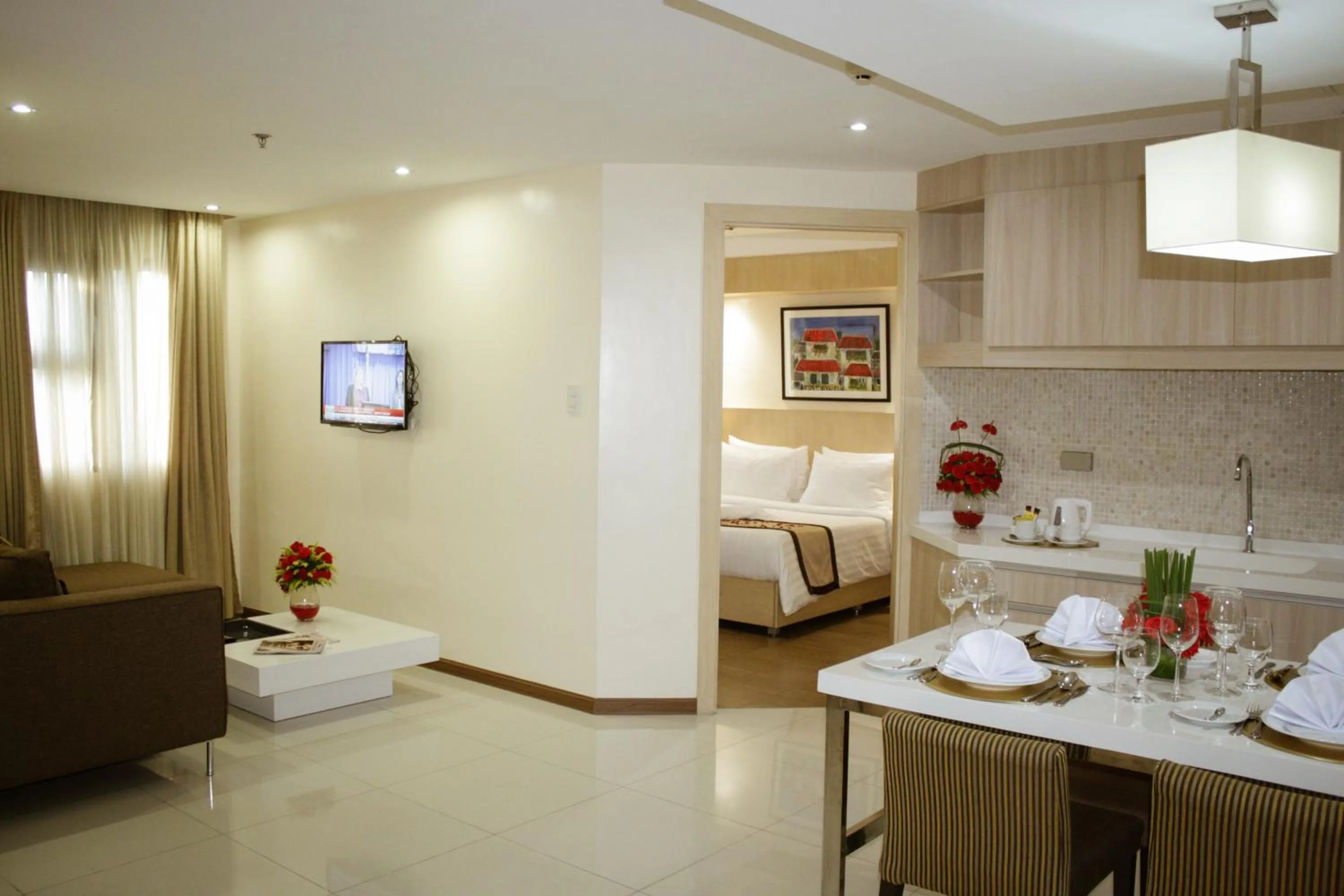 Seating area, Bed in Golden Prince Hotel & Suites