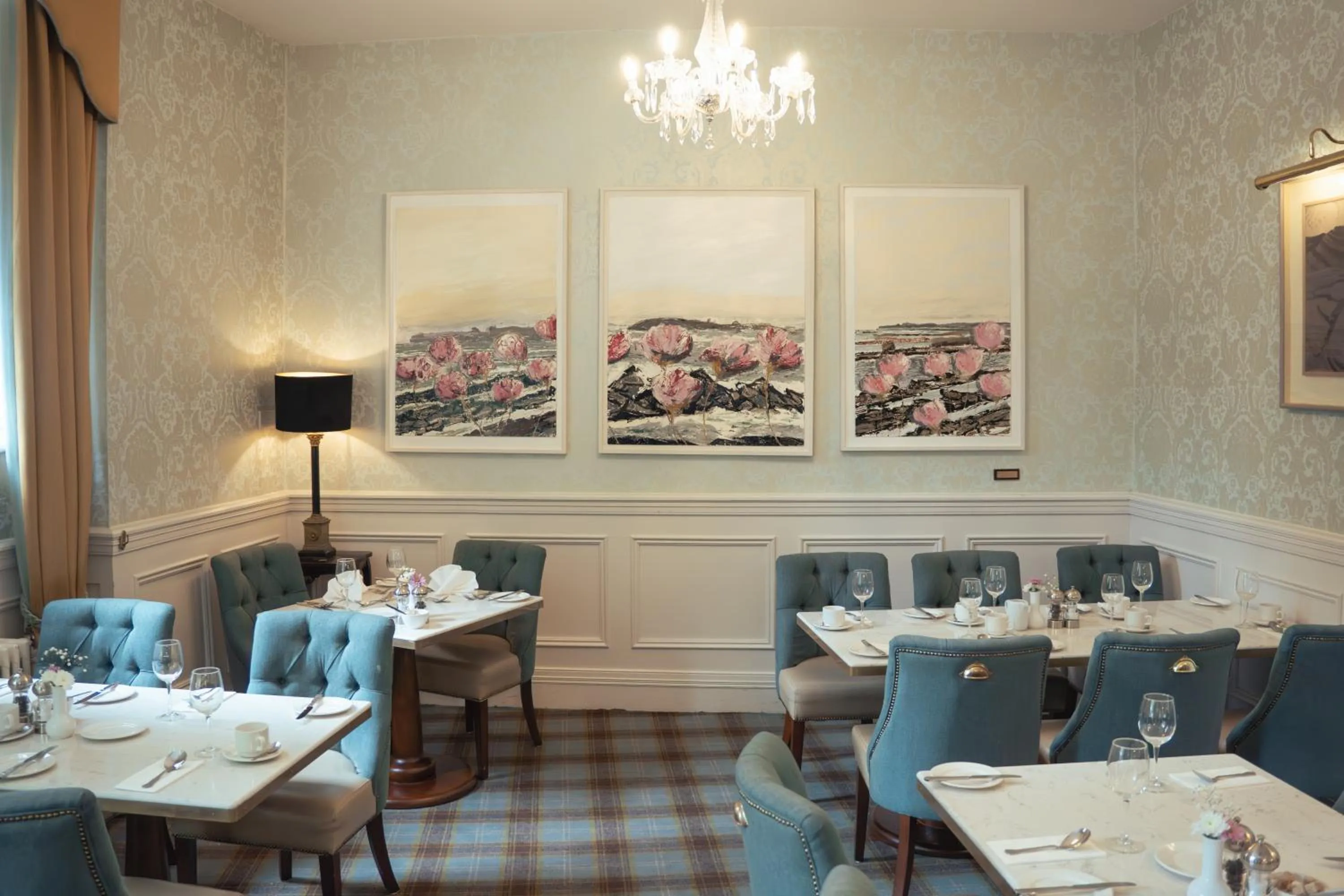 Restaurant/places to eat in Old Ground Hotel