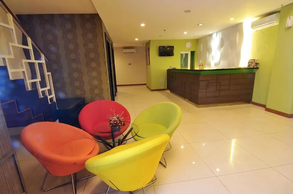 Lobby or reception in Pose In Hotel Solo