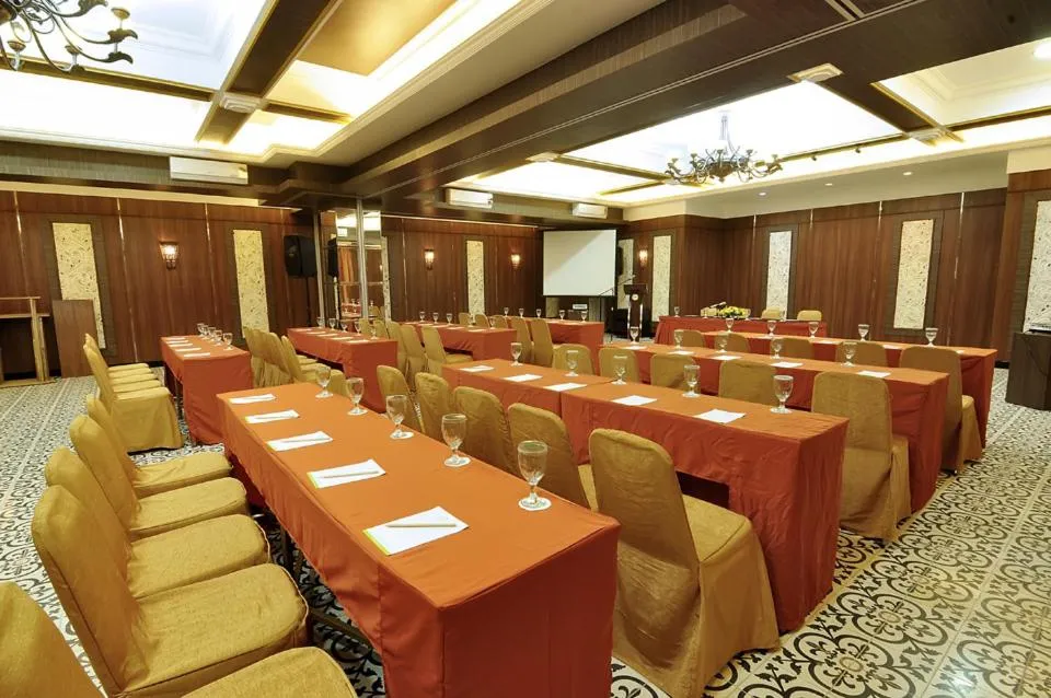 Business facilities in Pose In Hotel Solo