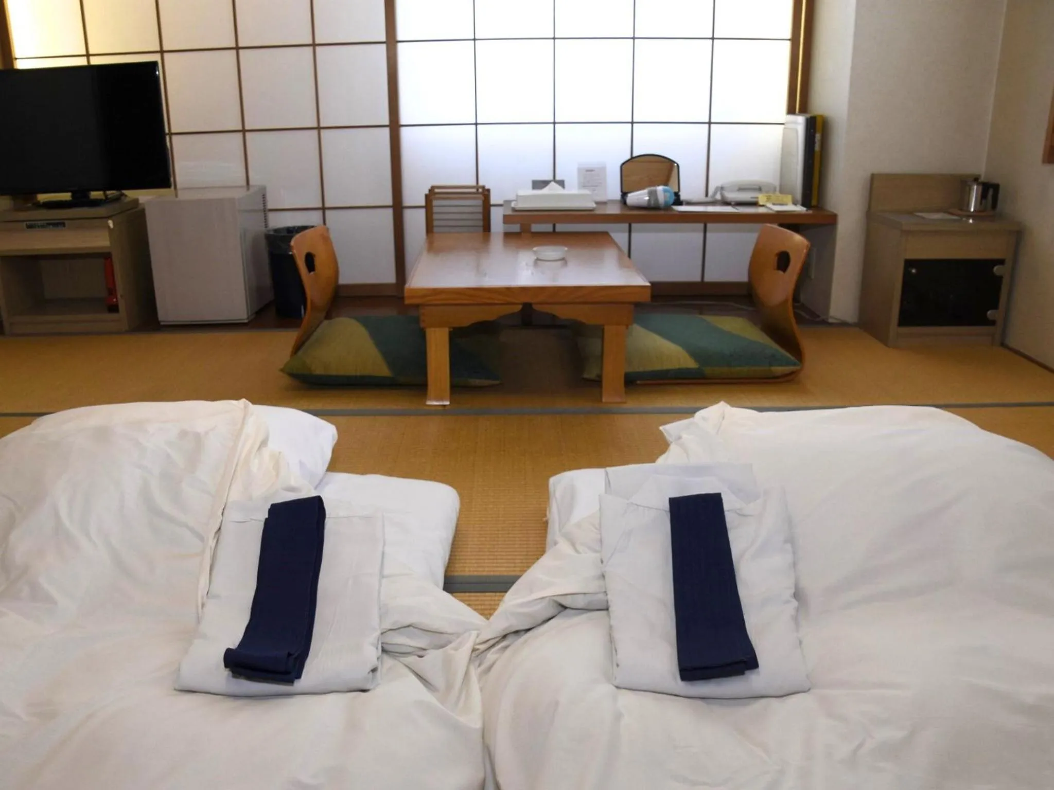 Photo of the whole room, Bed in Silk Hotel