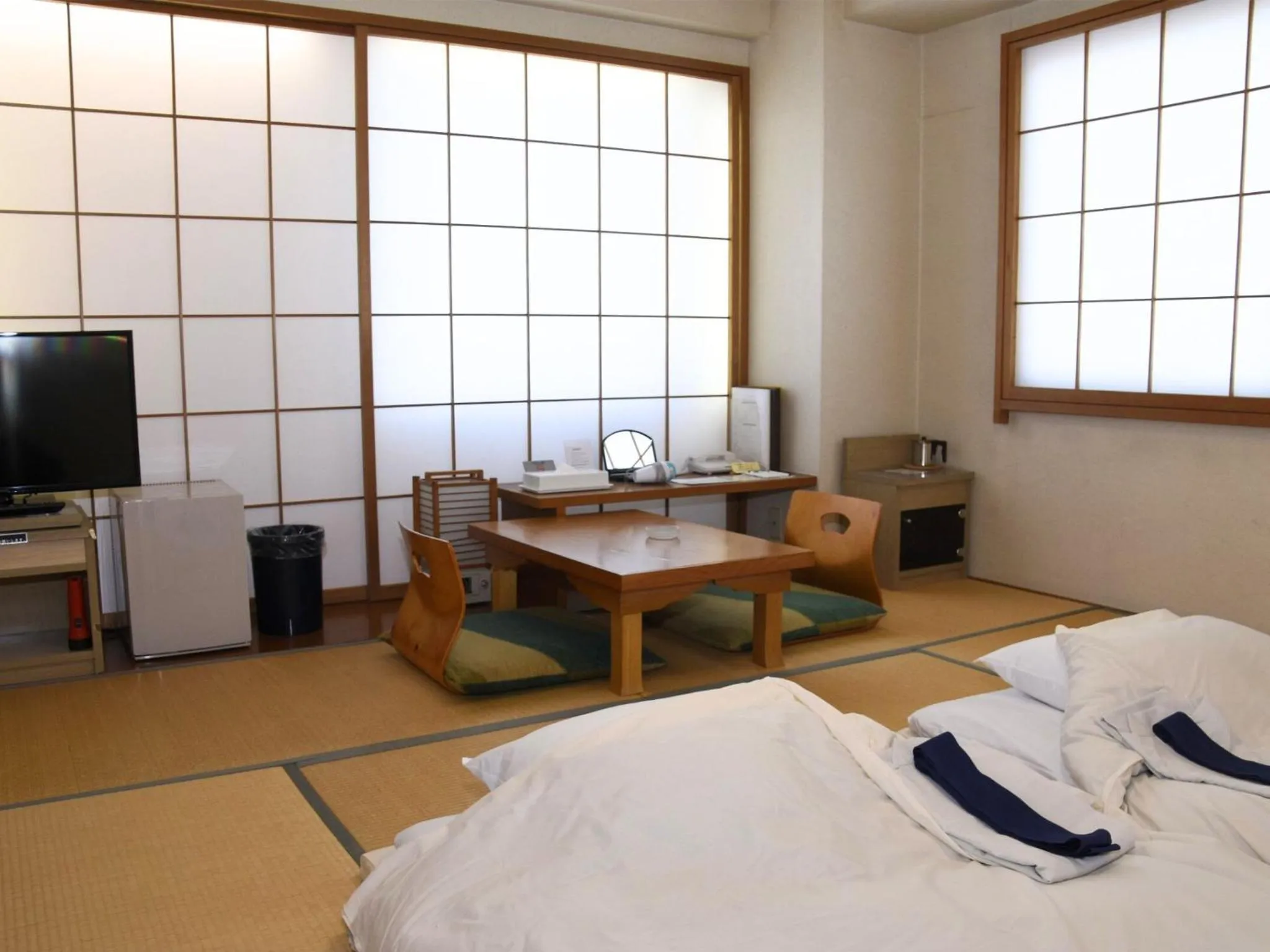 Photo of the whole room, Bed in Silk Hotel