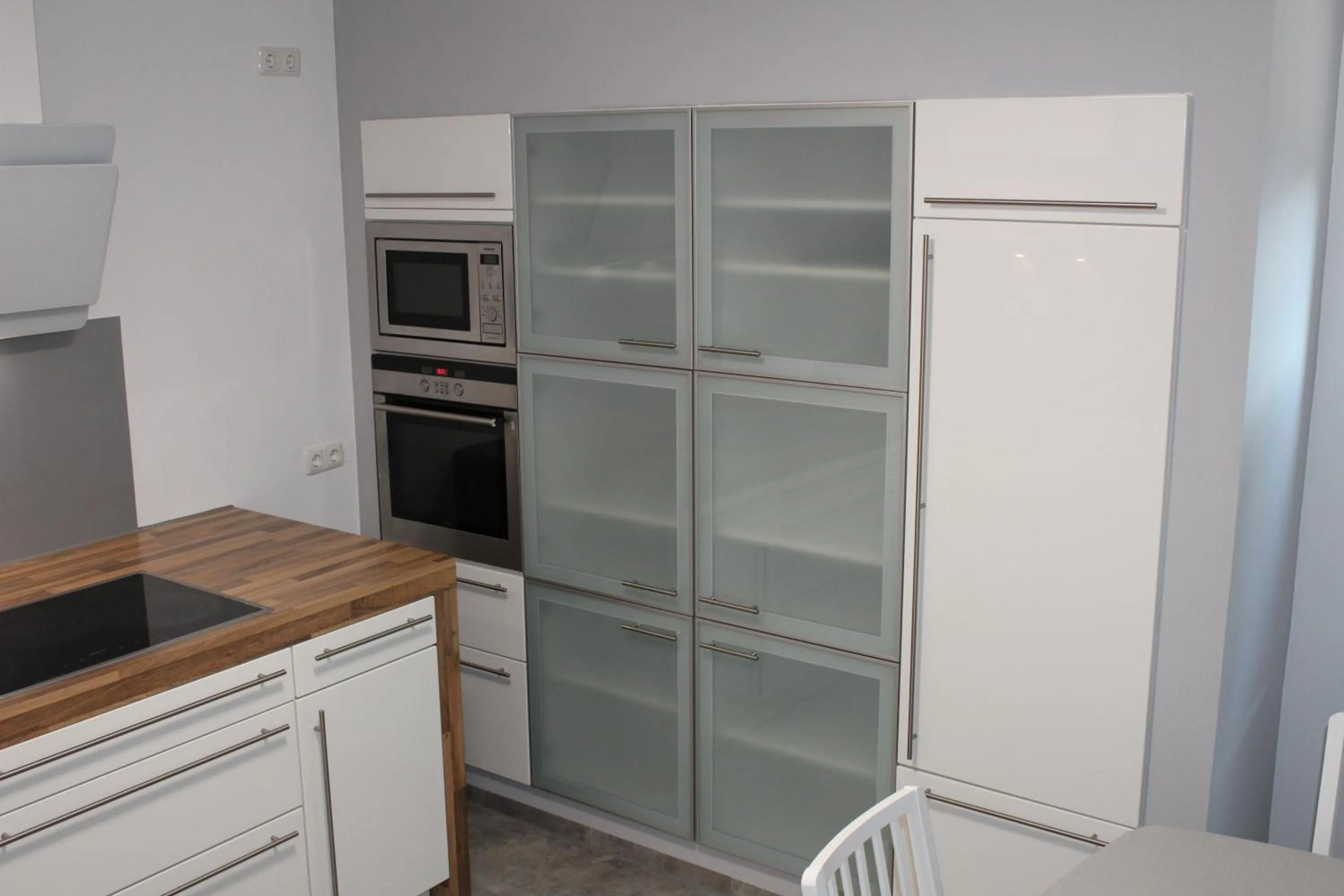 Kitchen or kitchenette in Monteurwohnung Ferienwohnung Rose in Isenbüttel Nähe Gifhorn, Wolfsburg, Braunschweig