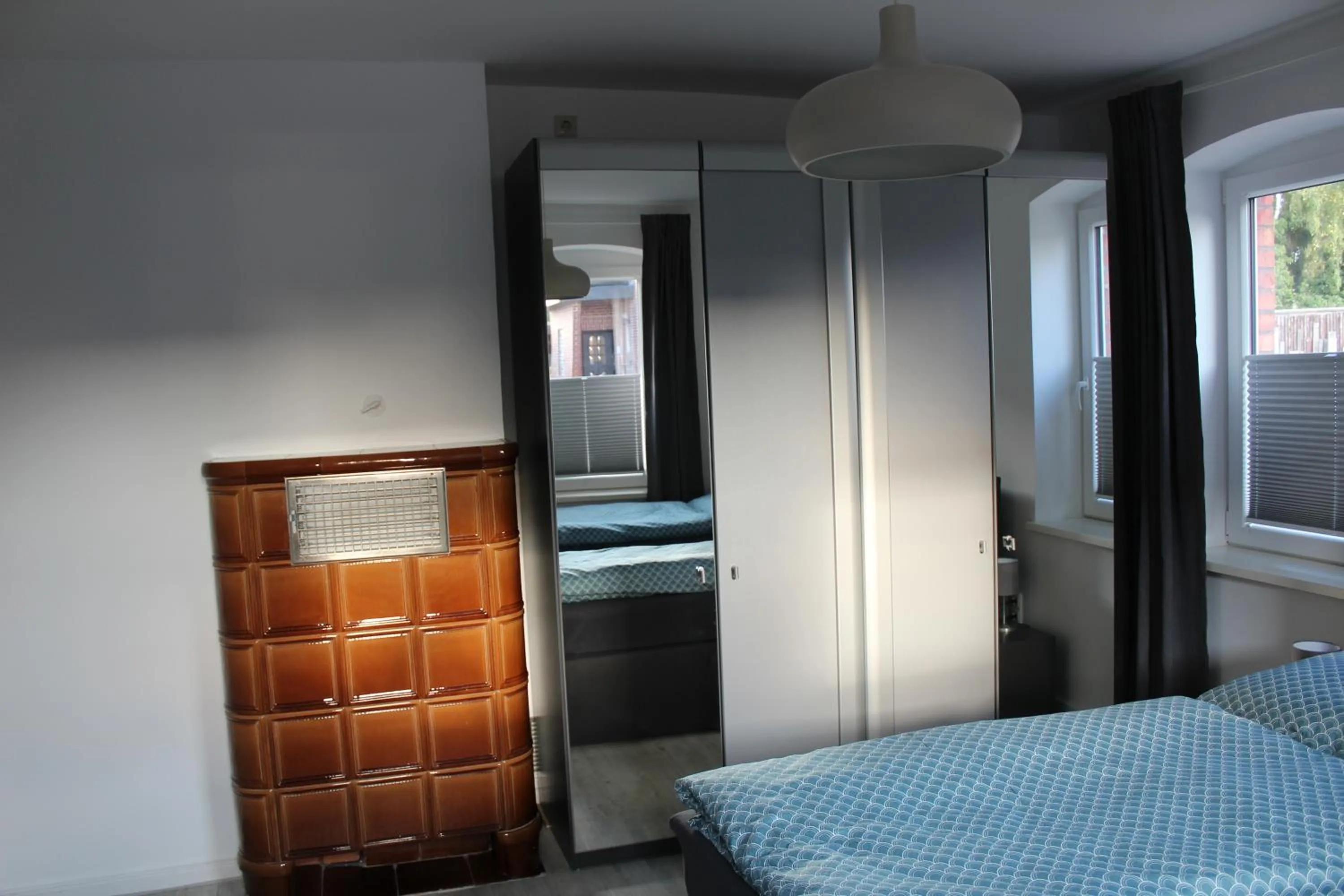 Bedroom, Bed in Monteurwohnung Ferienwohnung Rose in Isenbüttel Nähe Gifhorn, Wolfsburg, Braunschweig