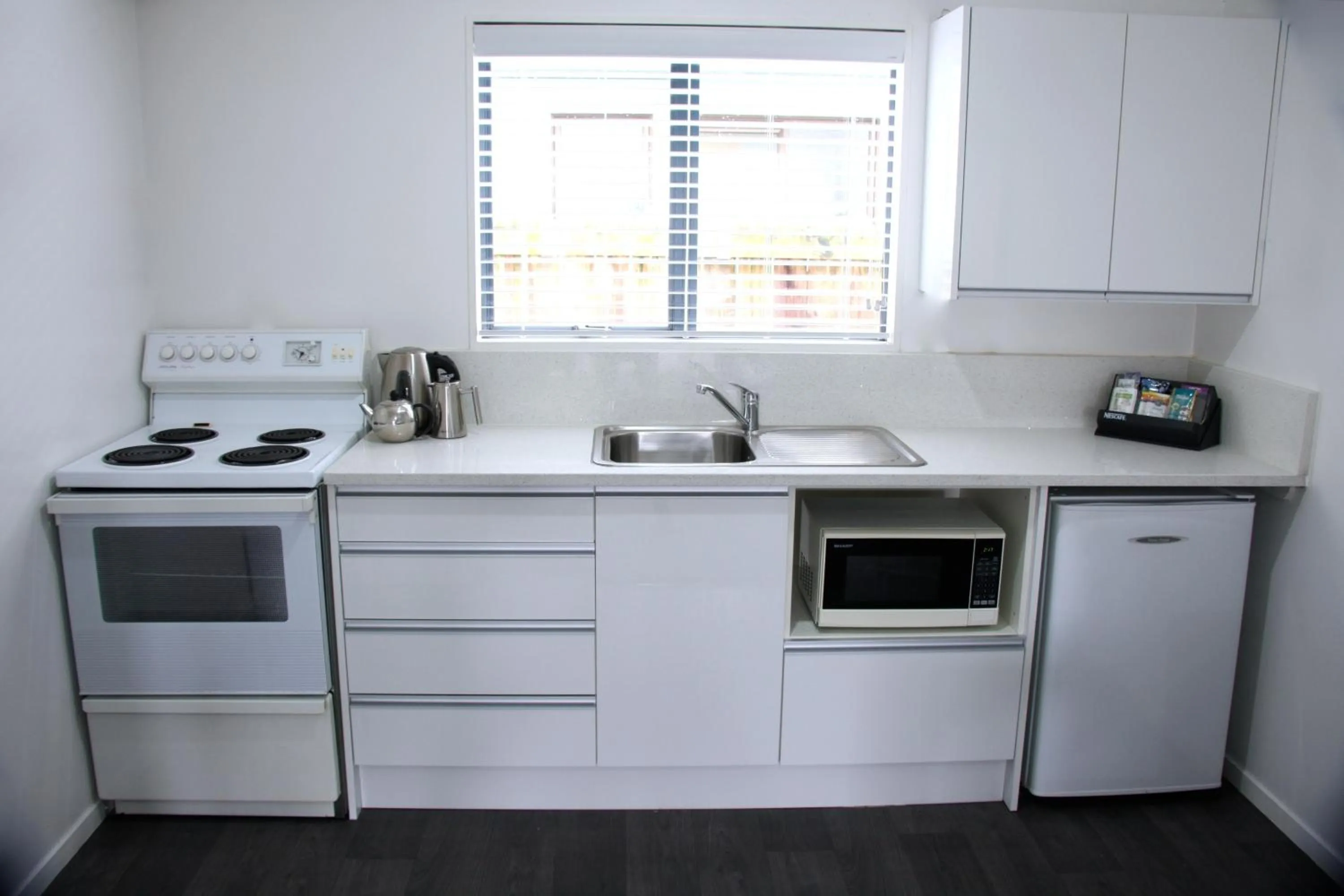 Kitchen or kitchenette in Camelot On Ulster