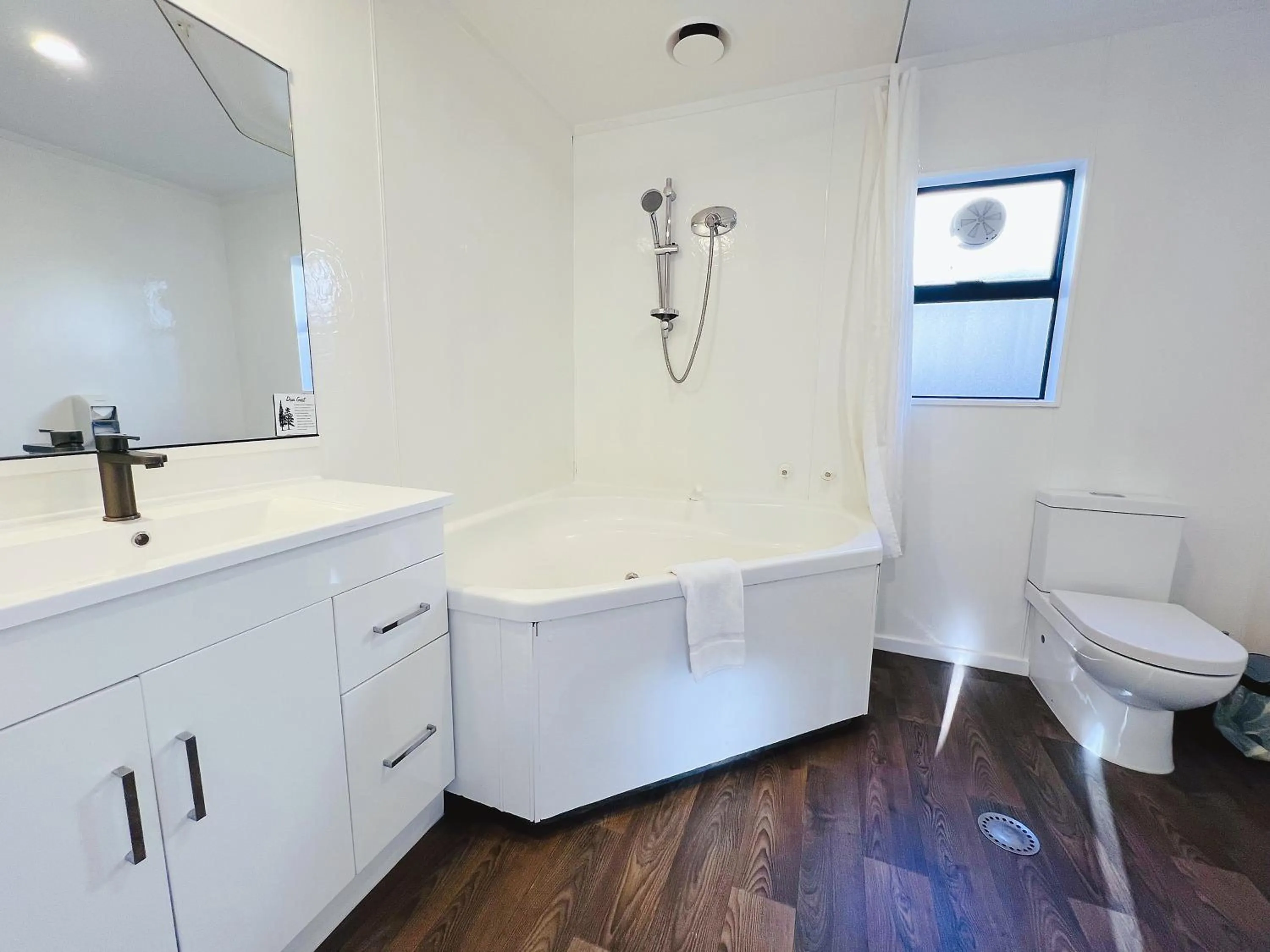 Bathroom in Camelot On Ulster