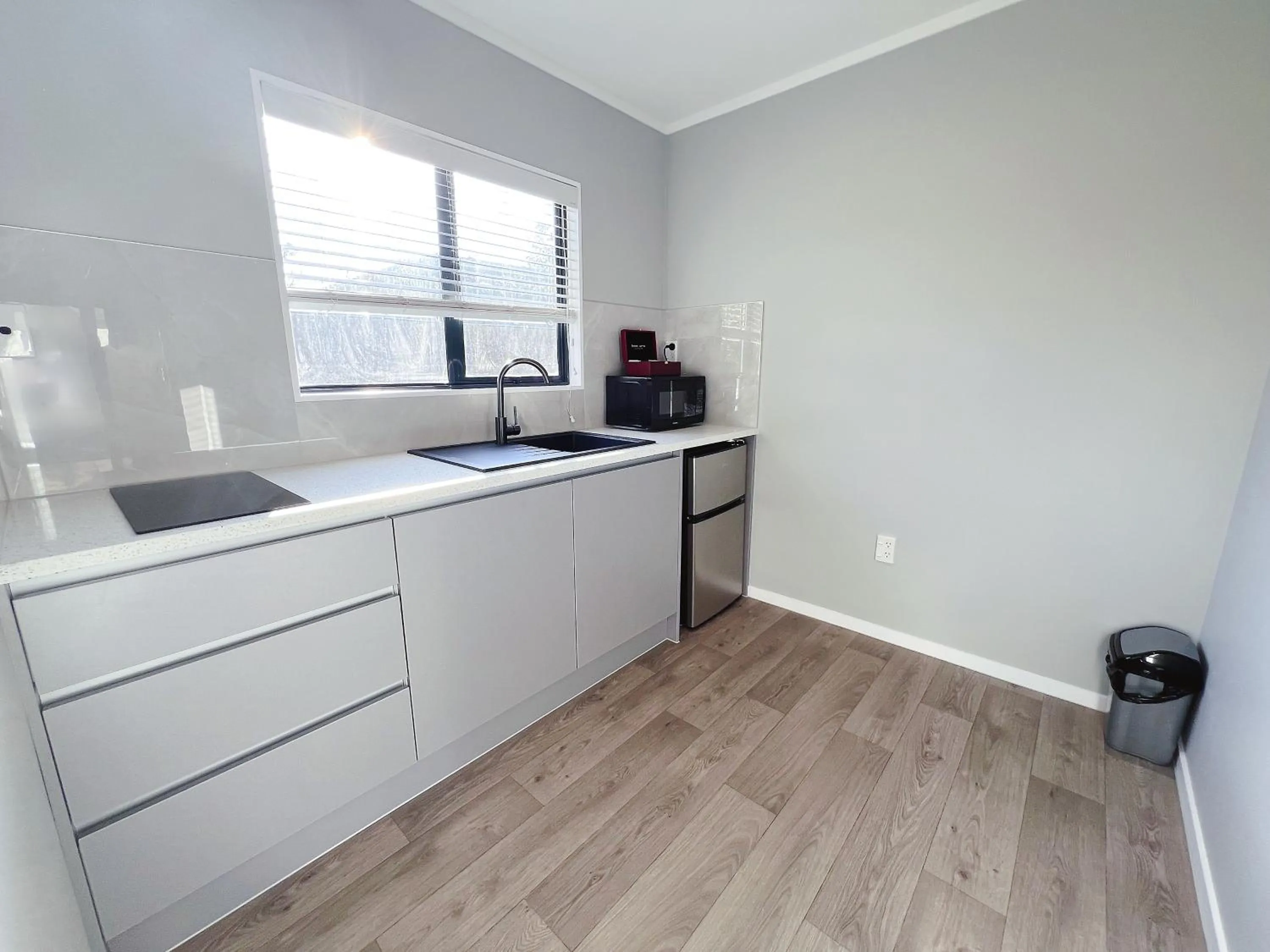 Kitchen or kitchenette in Camelot On Ulster