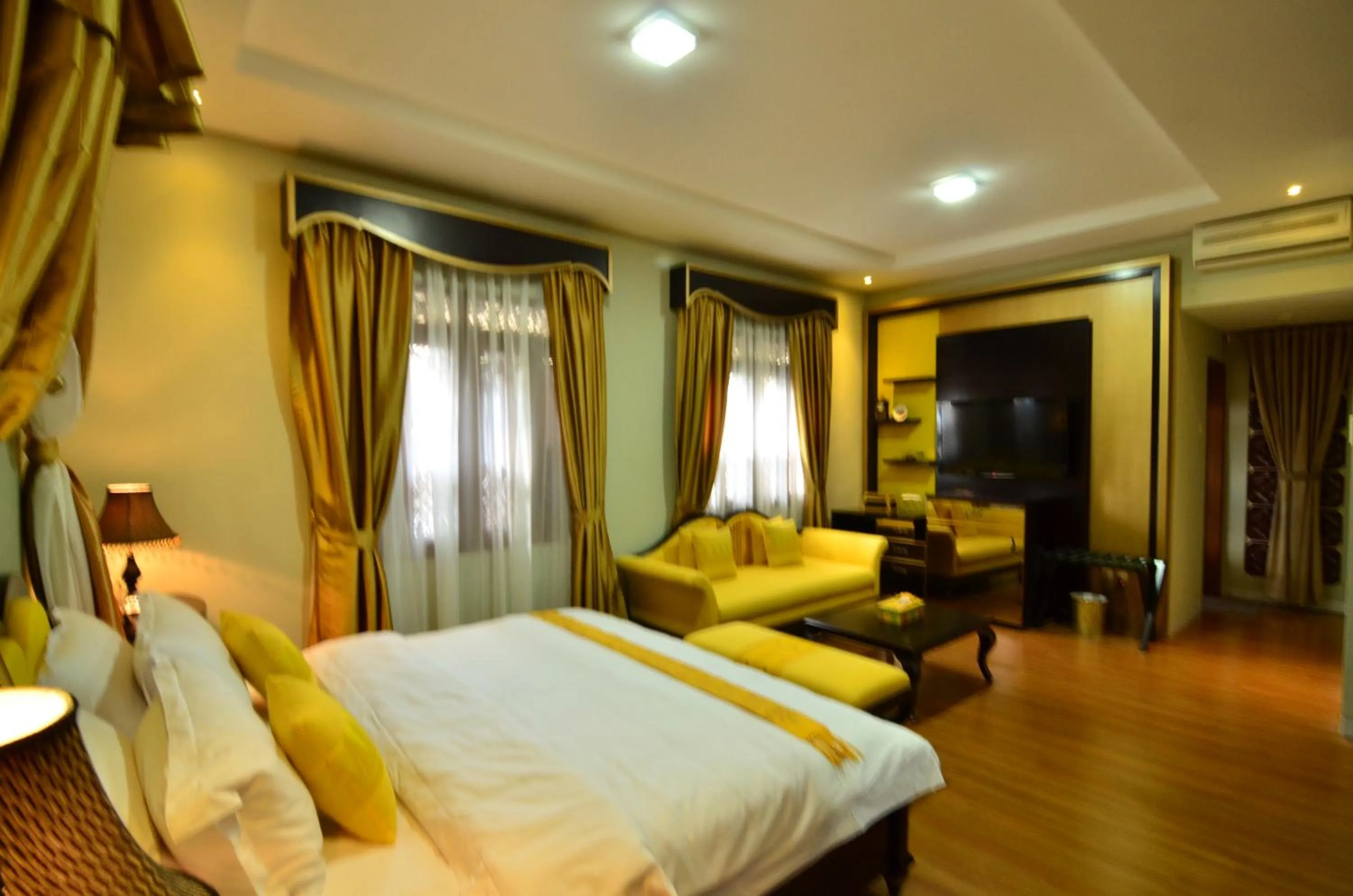 Photo of the whole room, Bed in Balai Melayu Hotel