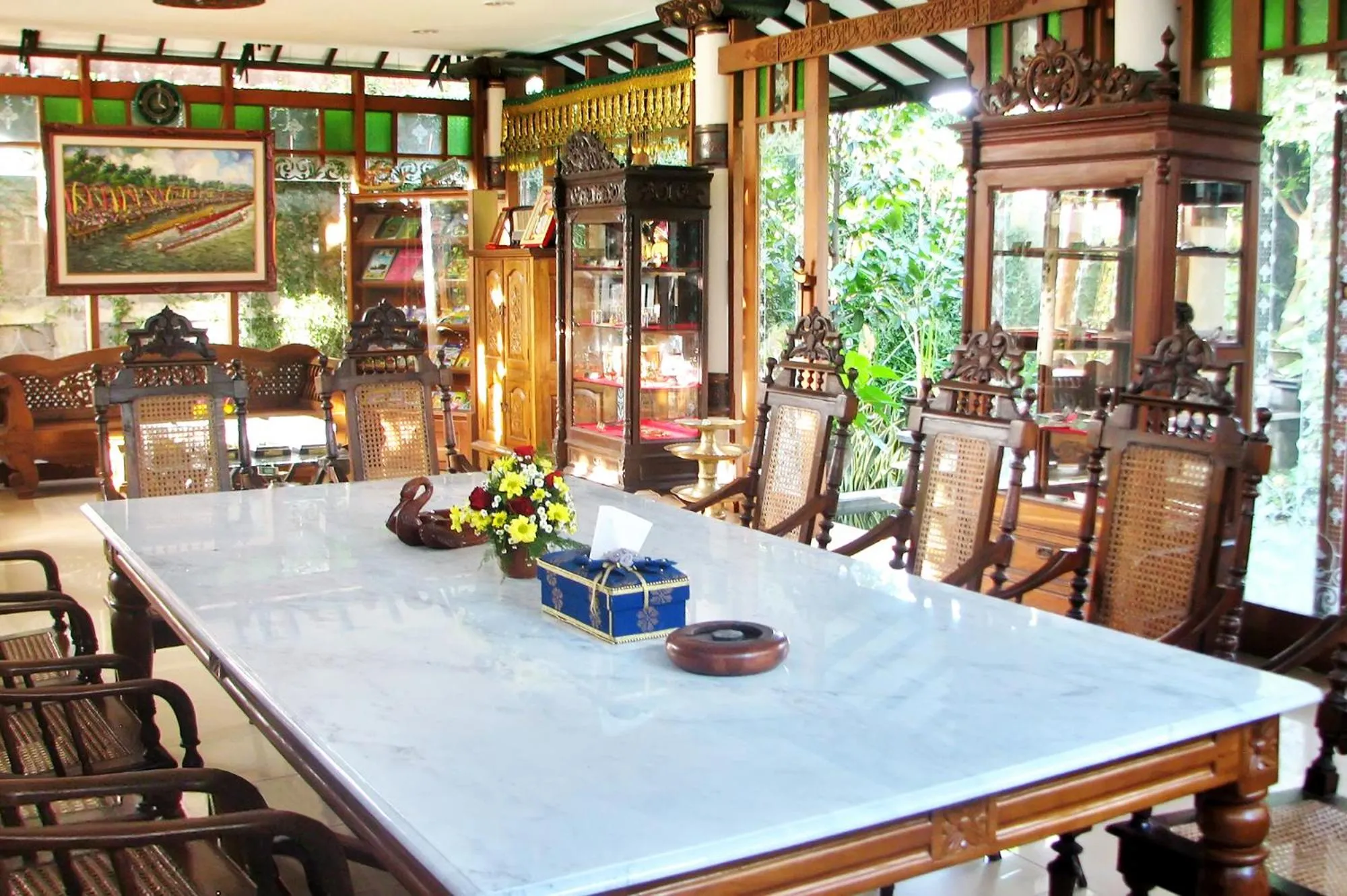 Communal lounge/ TV room in Balai Melayu Hotel