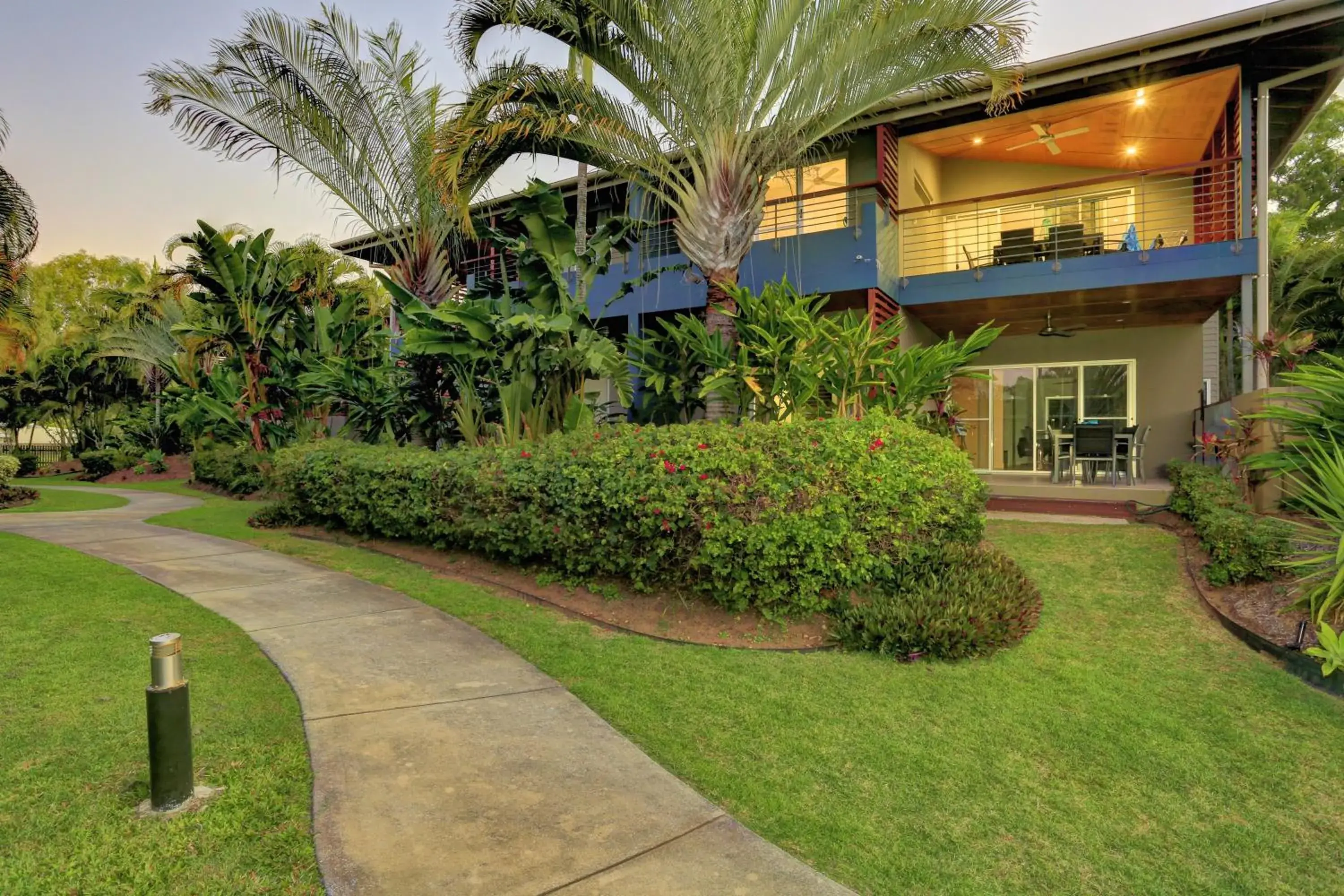 Three Bedroom Beach Home Apartment in Sandcastles 1770 Motel & Resort Three Bedroom Beach Home Apartment in Sandcastles 1770 Motel & Resort