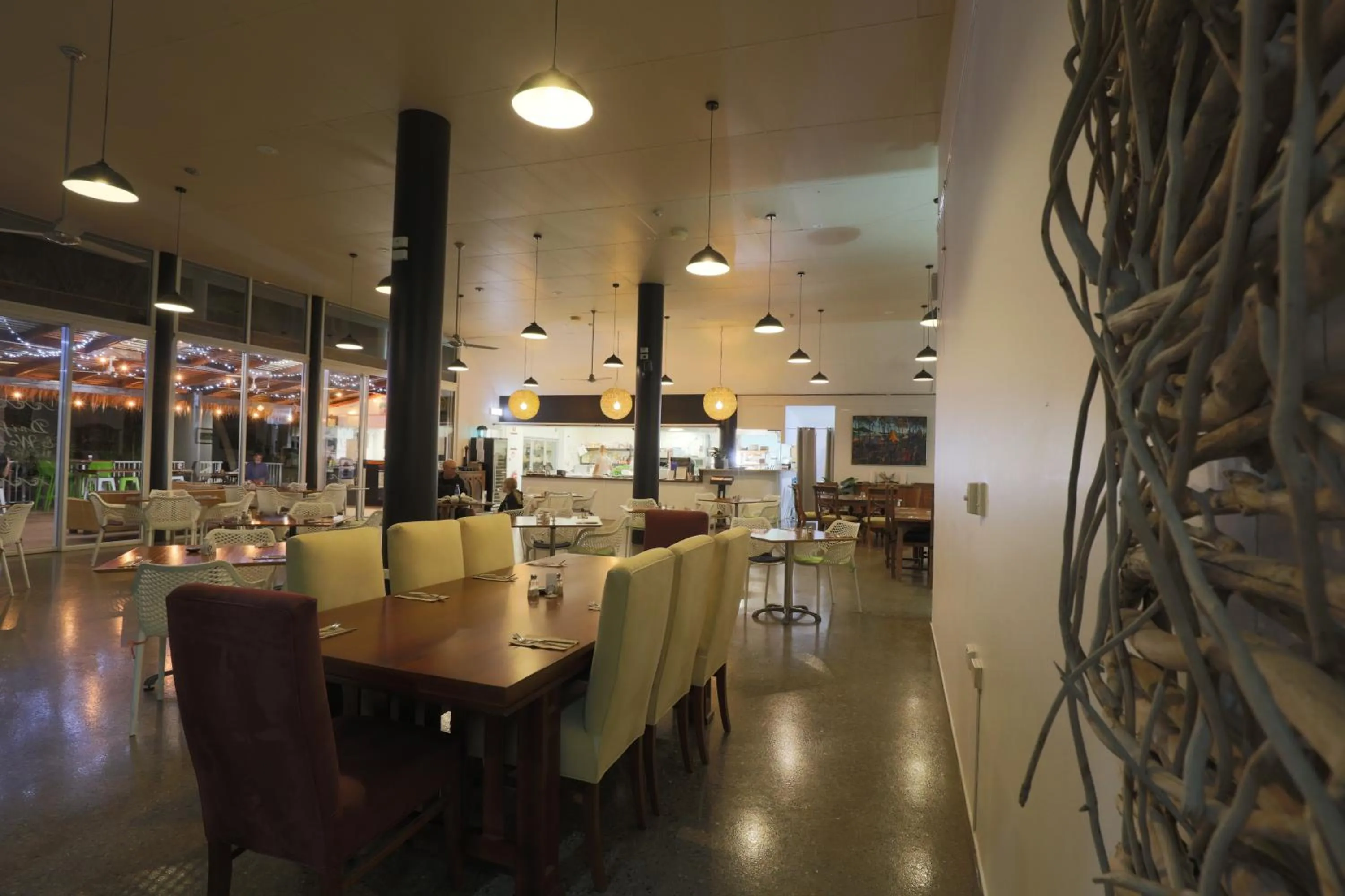 Restaurant/places to eat in Sandcastles 1770 Motel & Resort