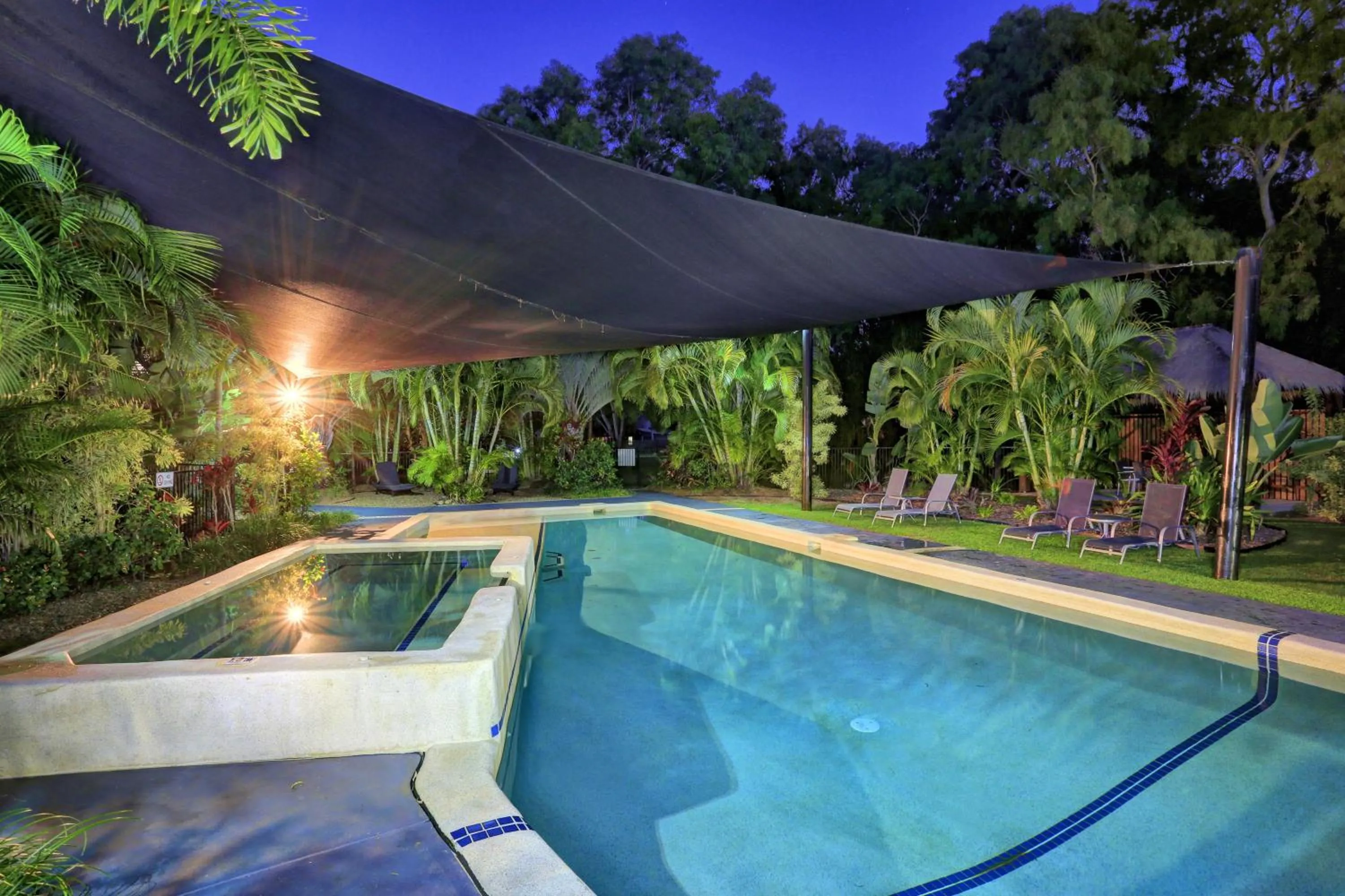 Swimming pool in Sandcastles 1770 Motel & Resort