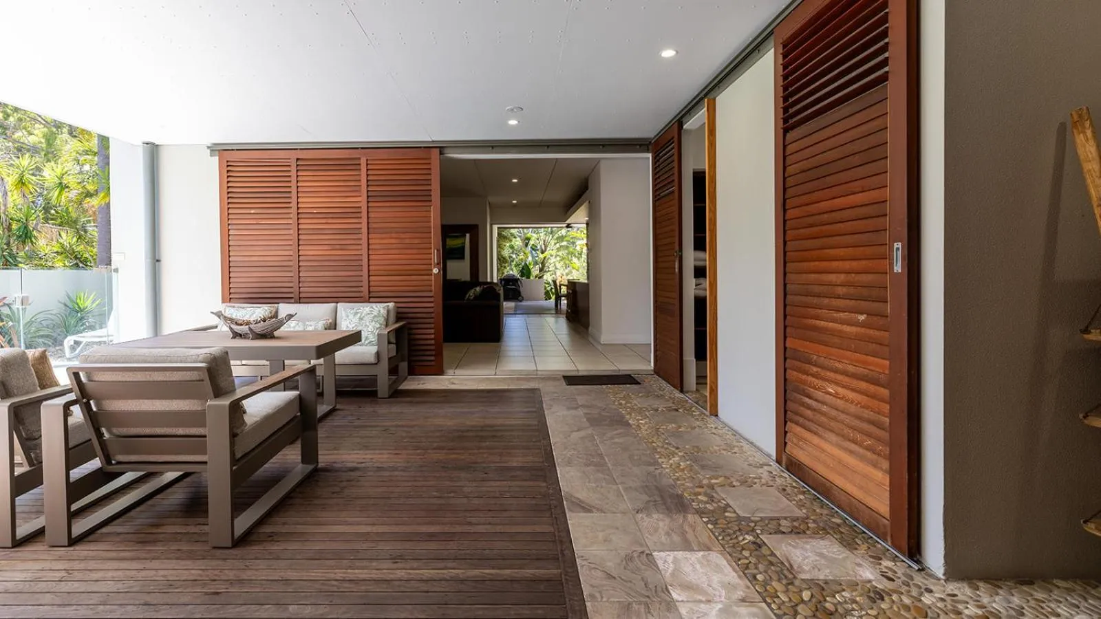 Sandcastles 1770 Motel & Resort