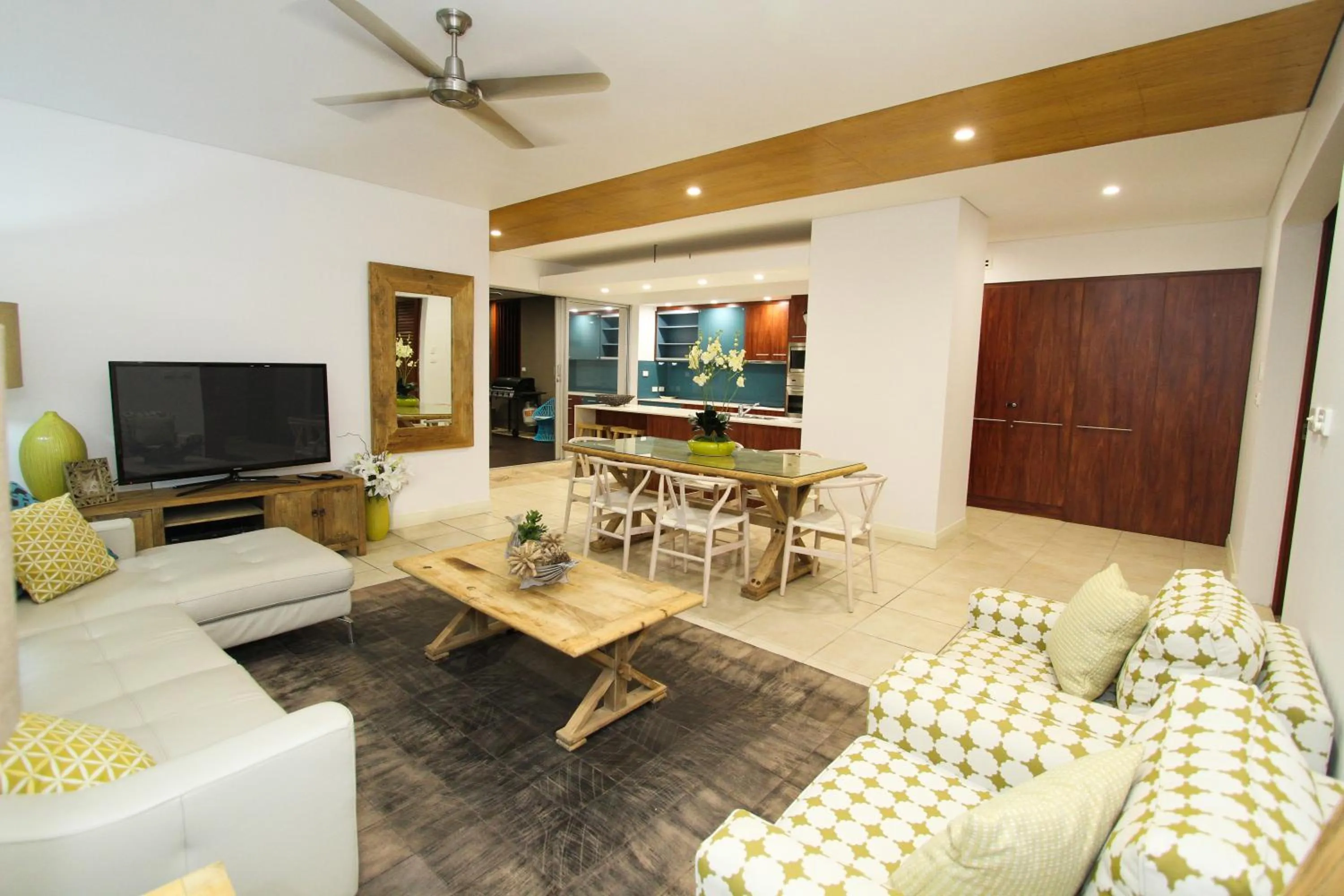 Living room in Sandcastles 1770 Motel & Resort