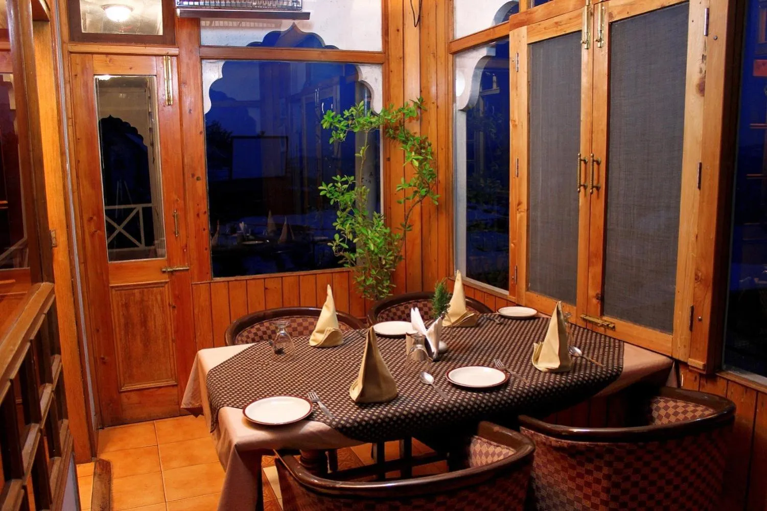 Restaurant/places to eat in Snow King Retreat - The Heaven